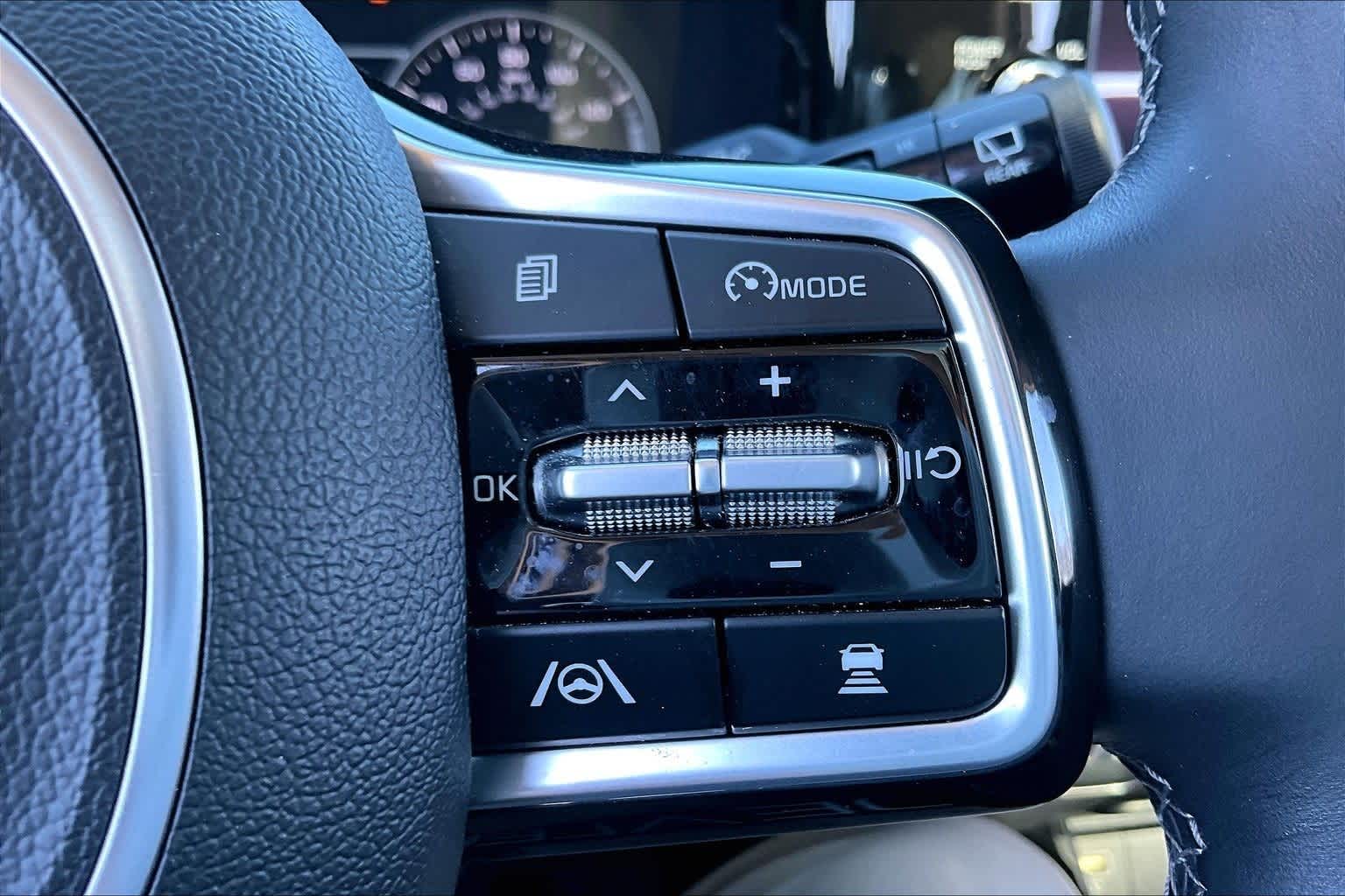 Thumbnail: 2023 Kia Sorento - 18