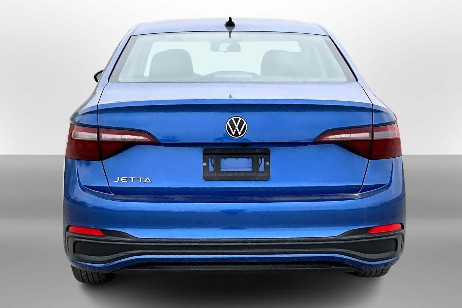 Thumbnail: 2022 Volkswagen Jetta - 4