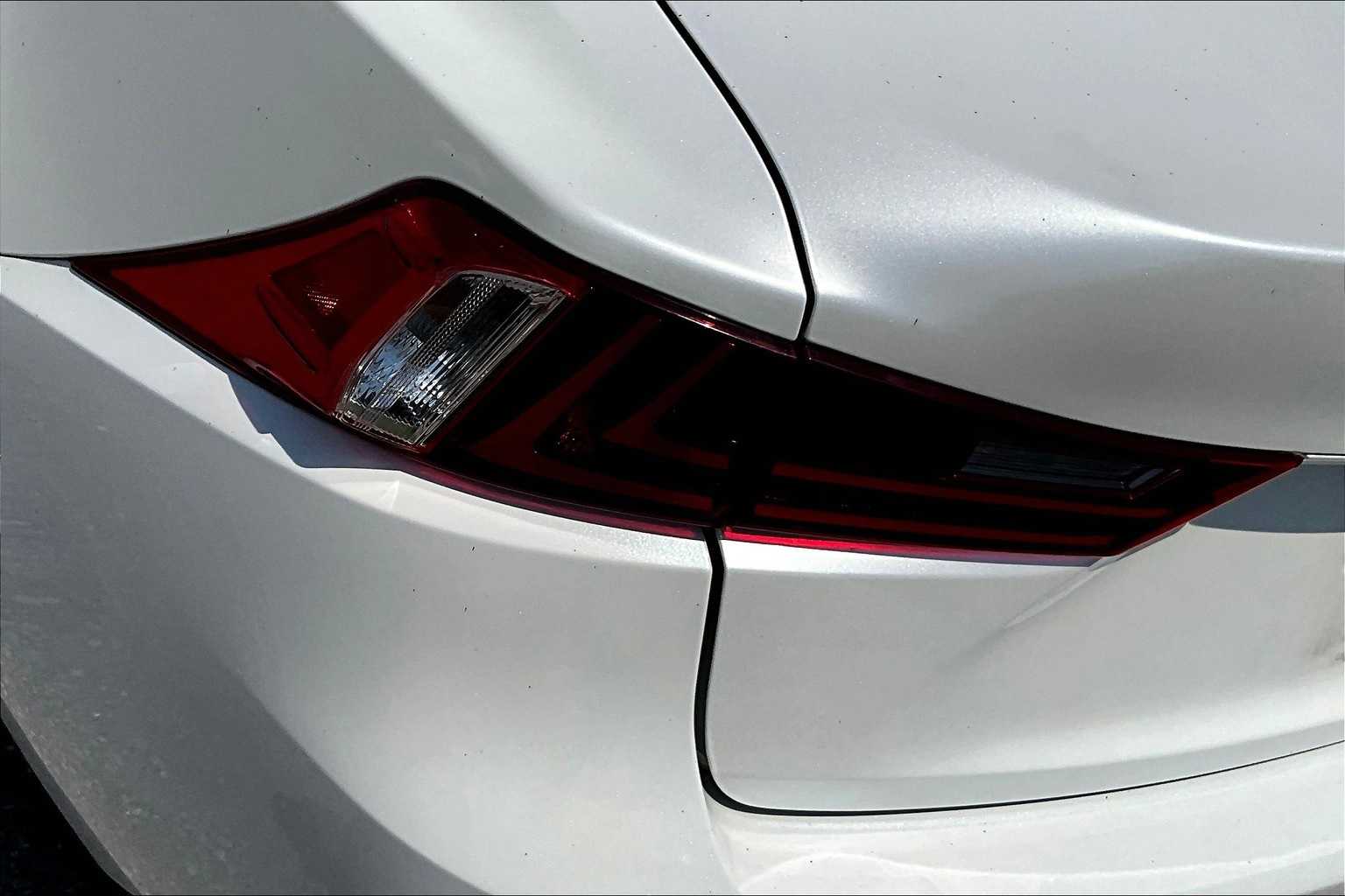 Thumbnail: 2016 Lexus IS - 29