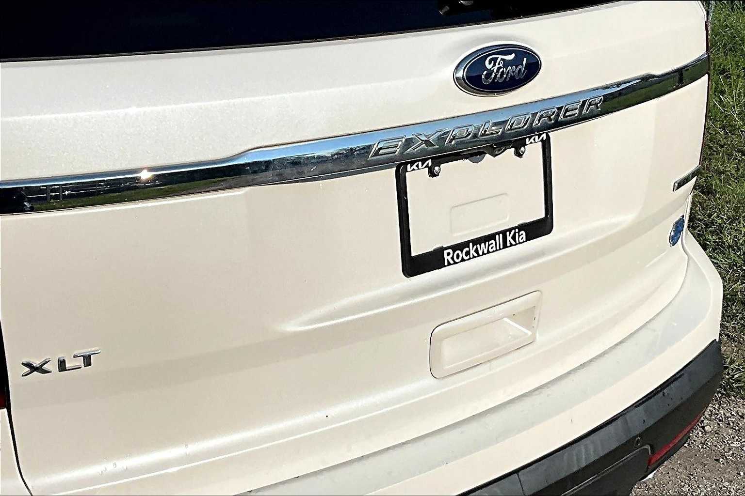 Thumbnail: 2013 Ford Explorer - 32