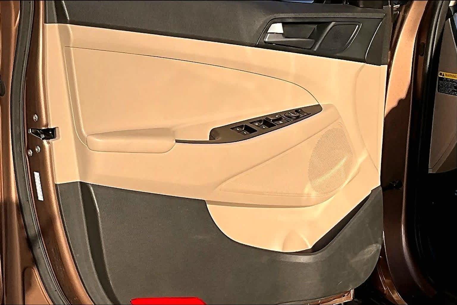 Thumbnail: 2016 Hyundai Tucson - 17