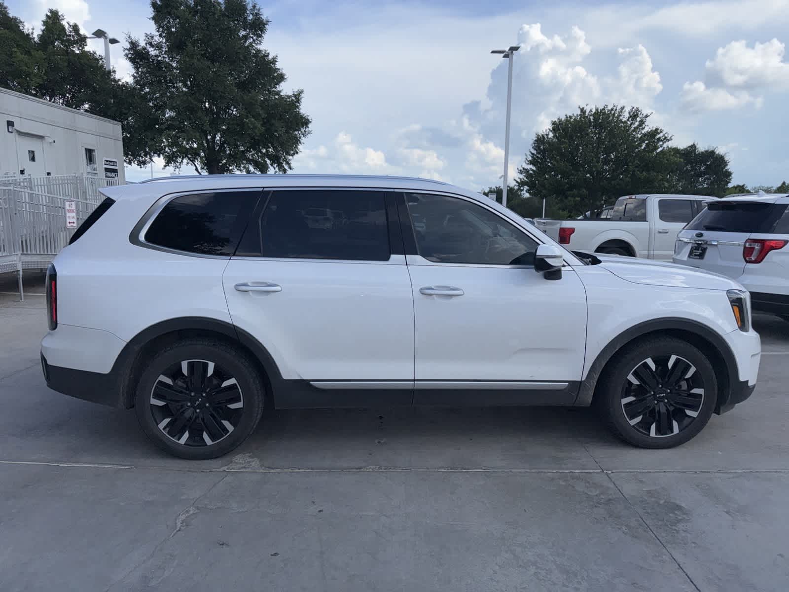 Thumbnail: 2023 Kia Telluride - 4