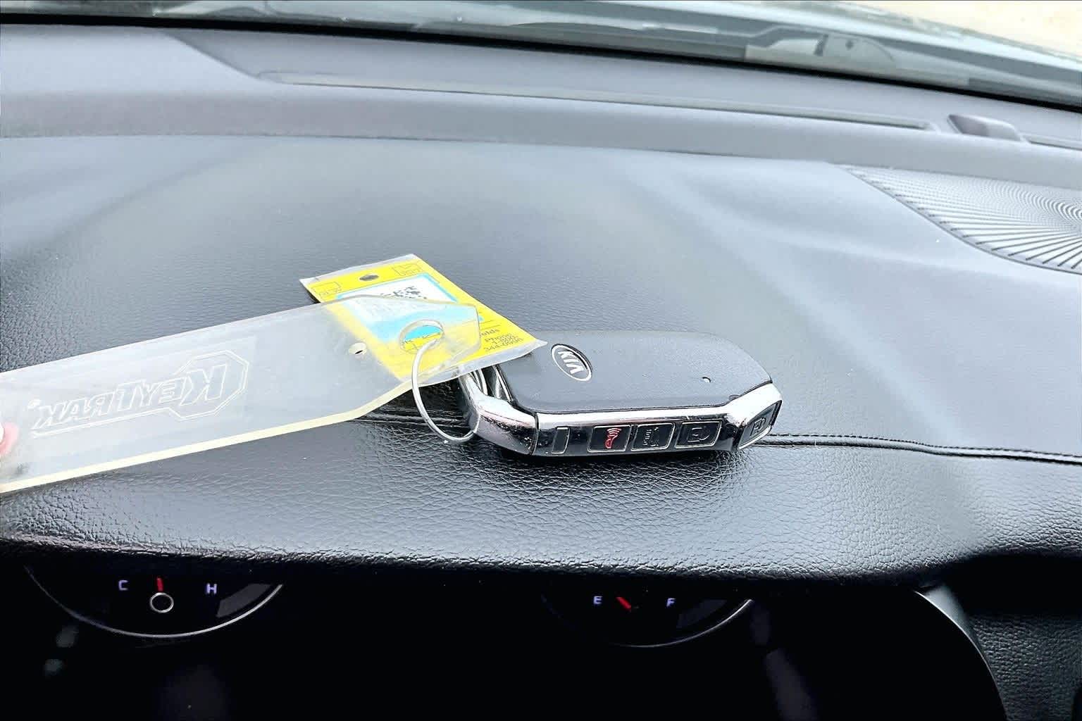 Thumbnail: 2021 Kia Forte - 9