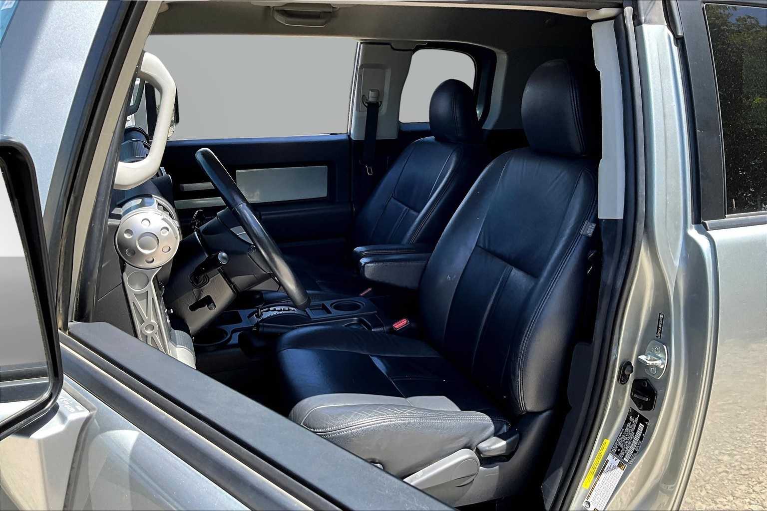 Thumbnail: 2012 Toyota FJ Cruiser - 25