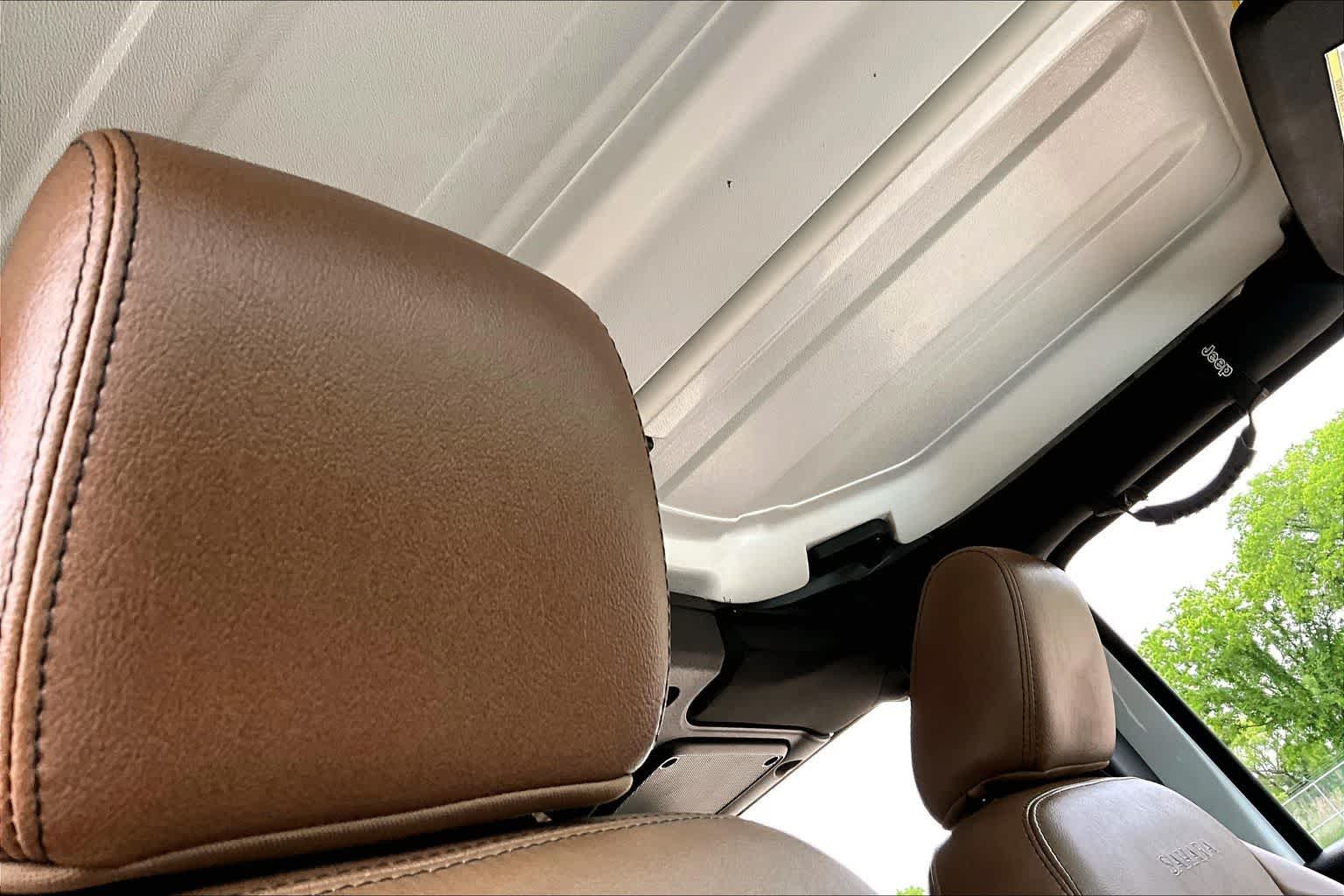 Thumbnail: 2018 Jeep Wrangler - 16
