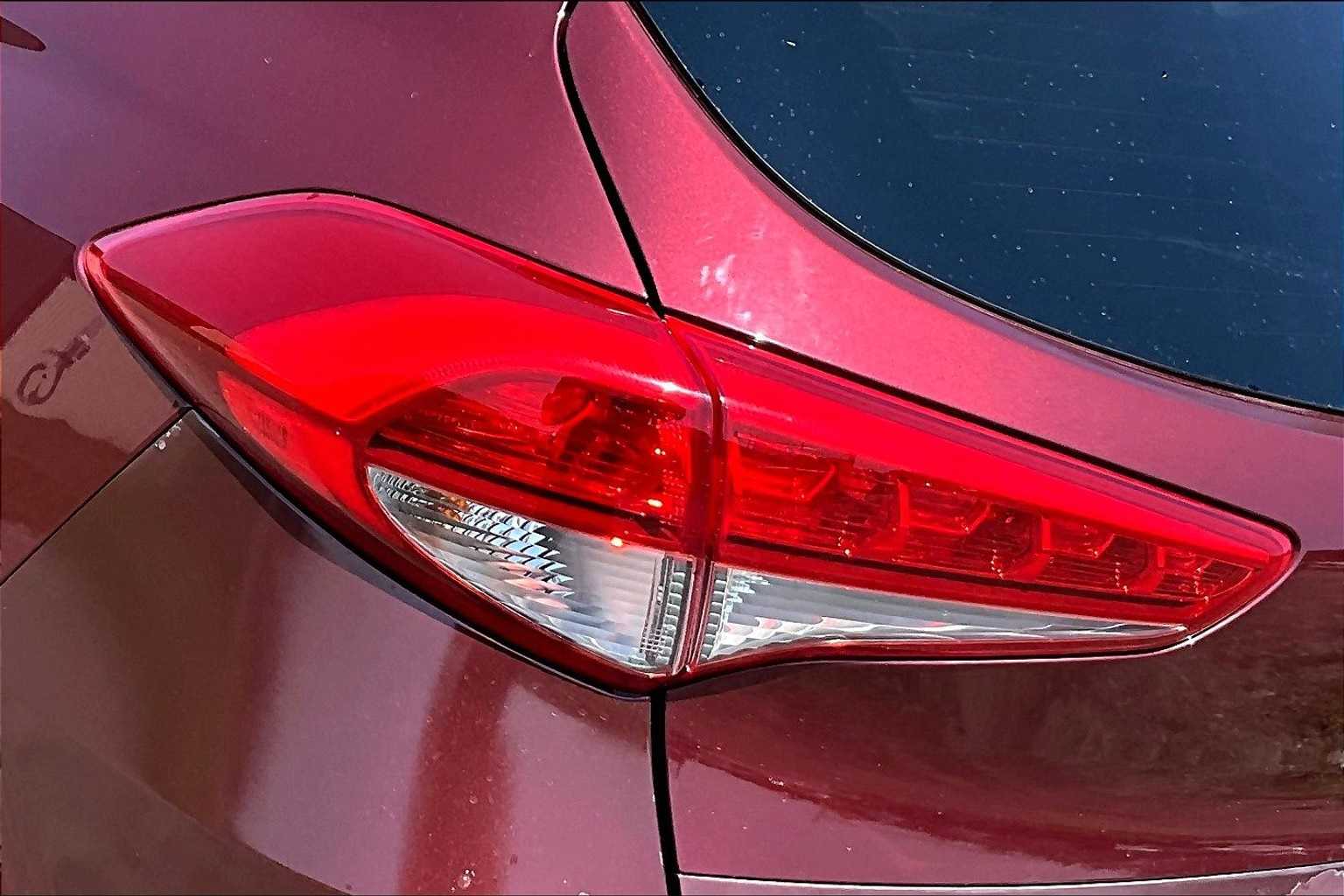 Thumbnail: 2016 Hyundai Tucson - 31
