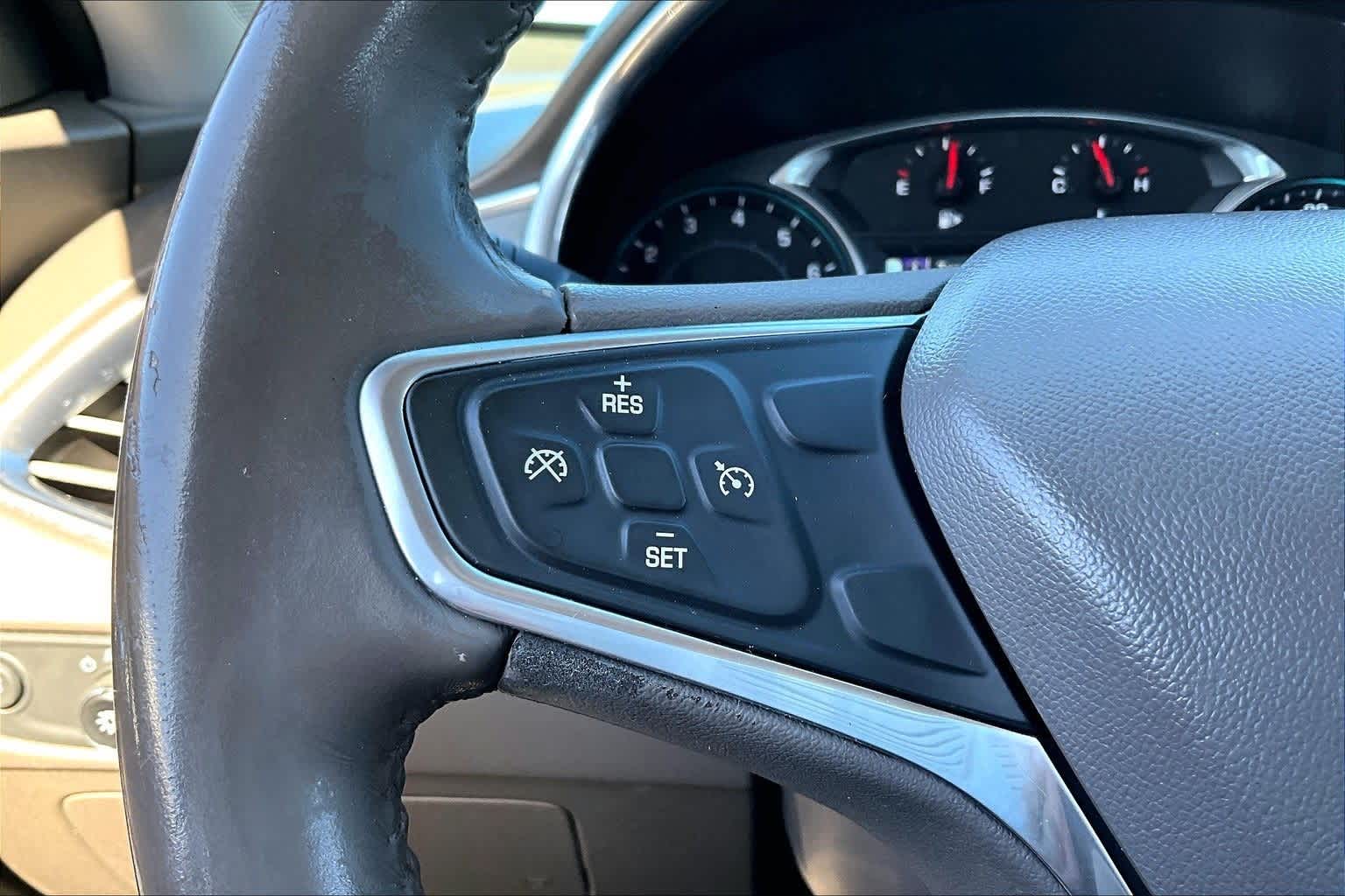 Thumbnail: 2018 Chevrolet Malibu - 17