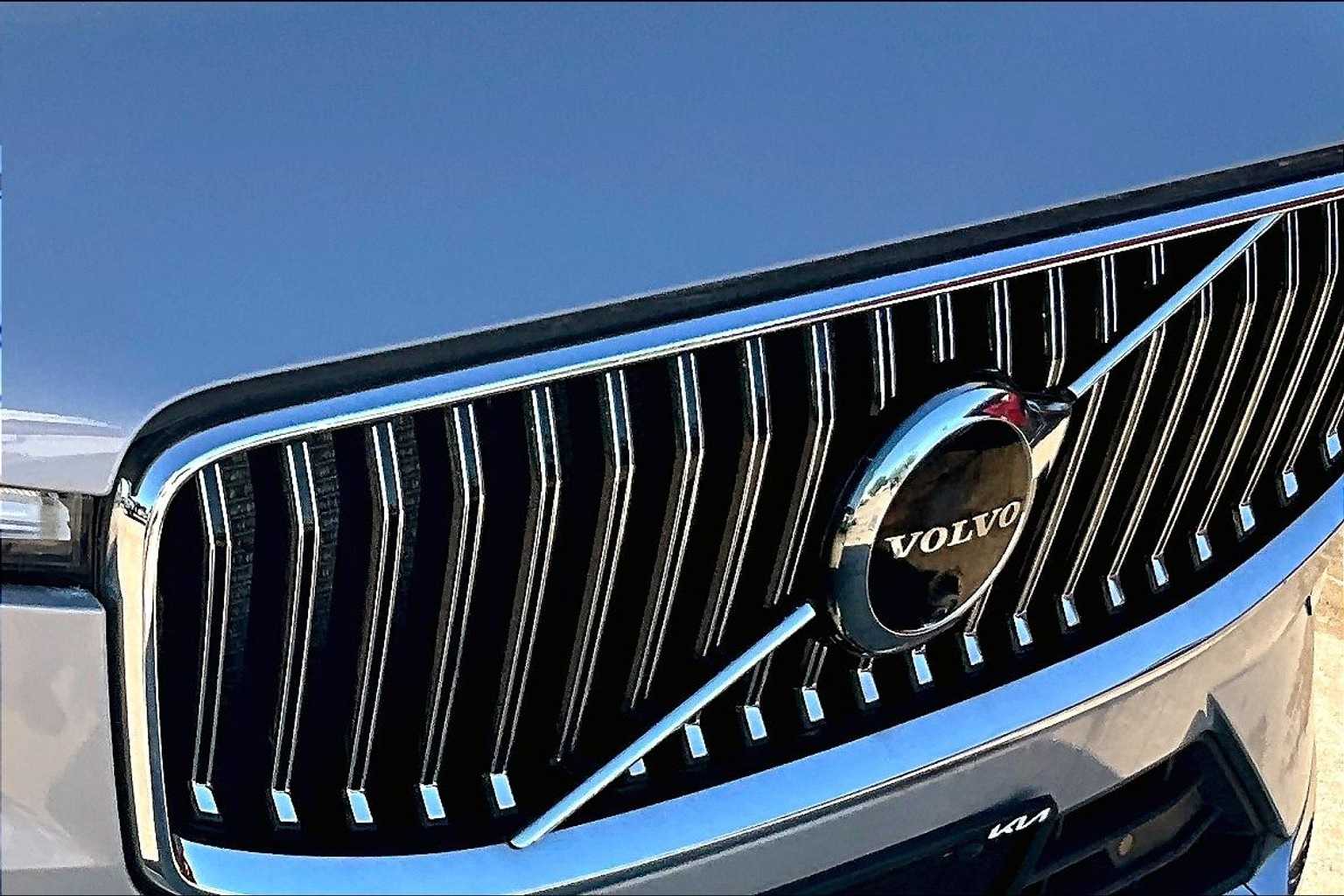 Thumbnail: 2023 Volvo XC60 - 28