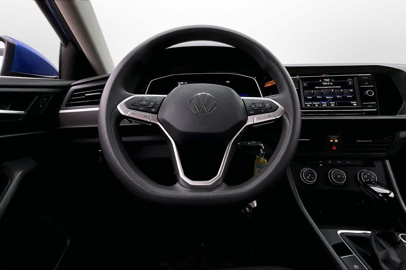 Thumbnail: 2022 Volkswagen Jetta - 5