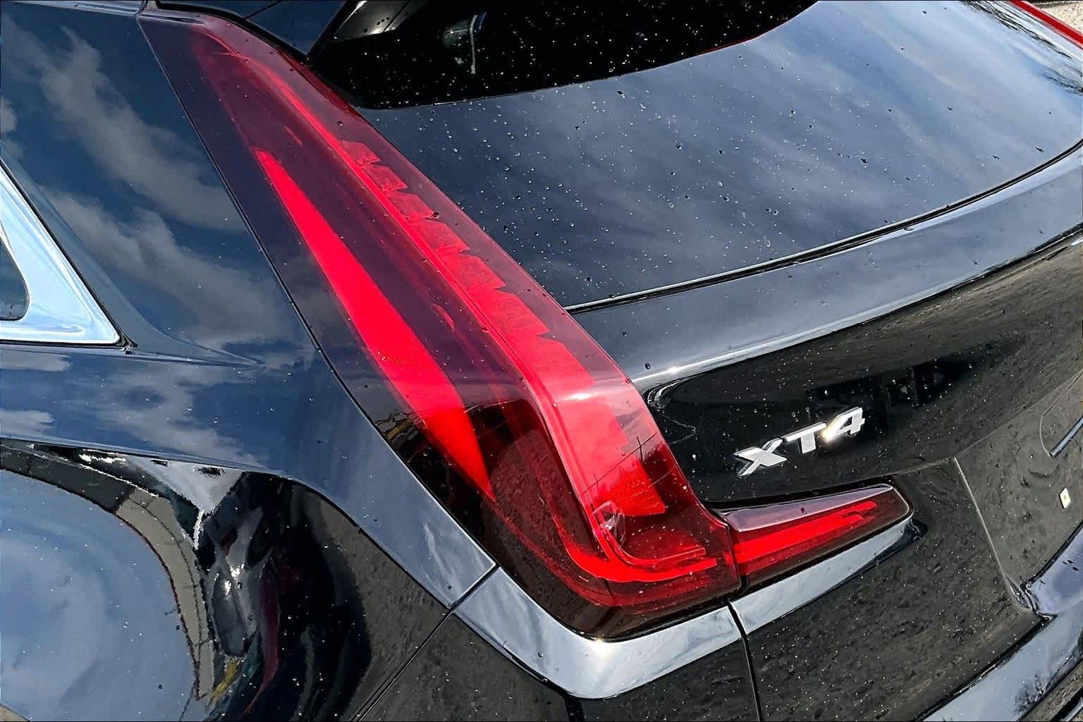 Thumbnail: 2022 Cadillac XT4 - 28