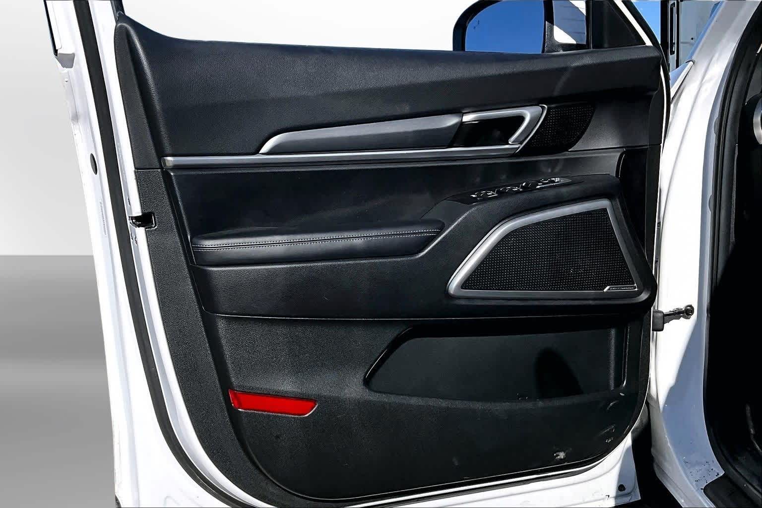 Thumbnail: 2022 Kia Telluride - 16