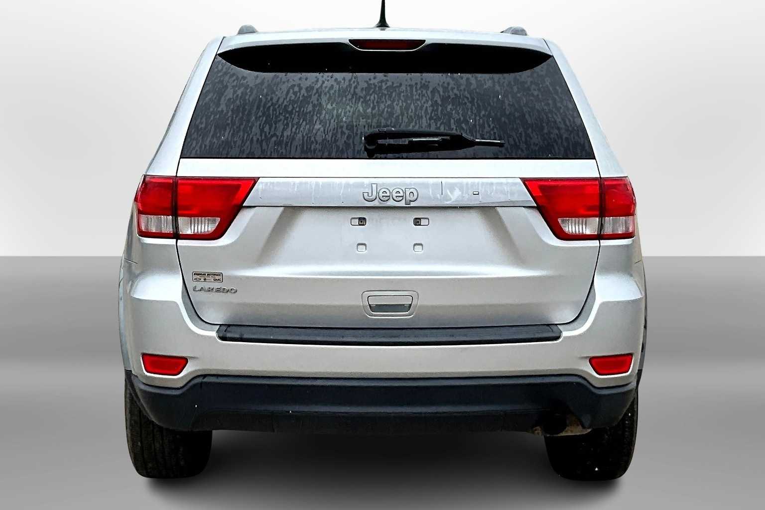 Thumbnail: 2011 Jeep Grand Cherokee - 4