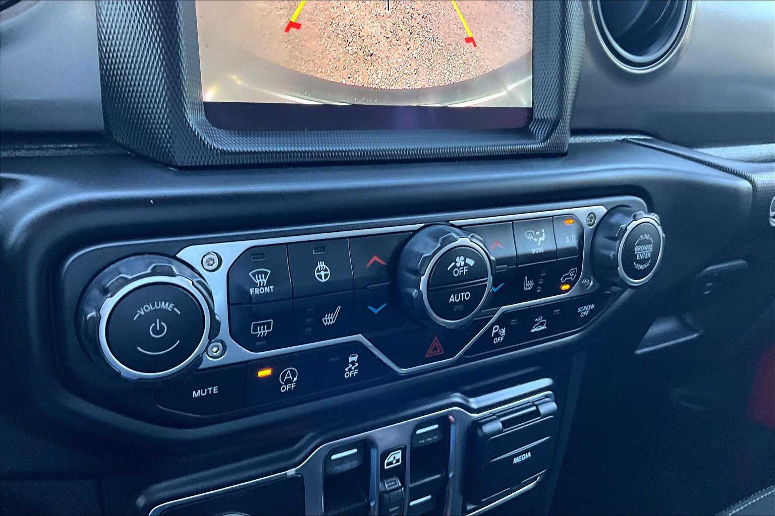 Thumbnail: 2021 Jeep Wrangler - 25