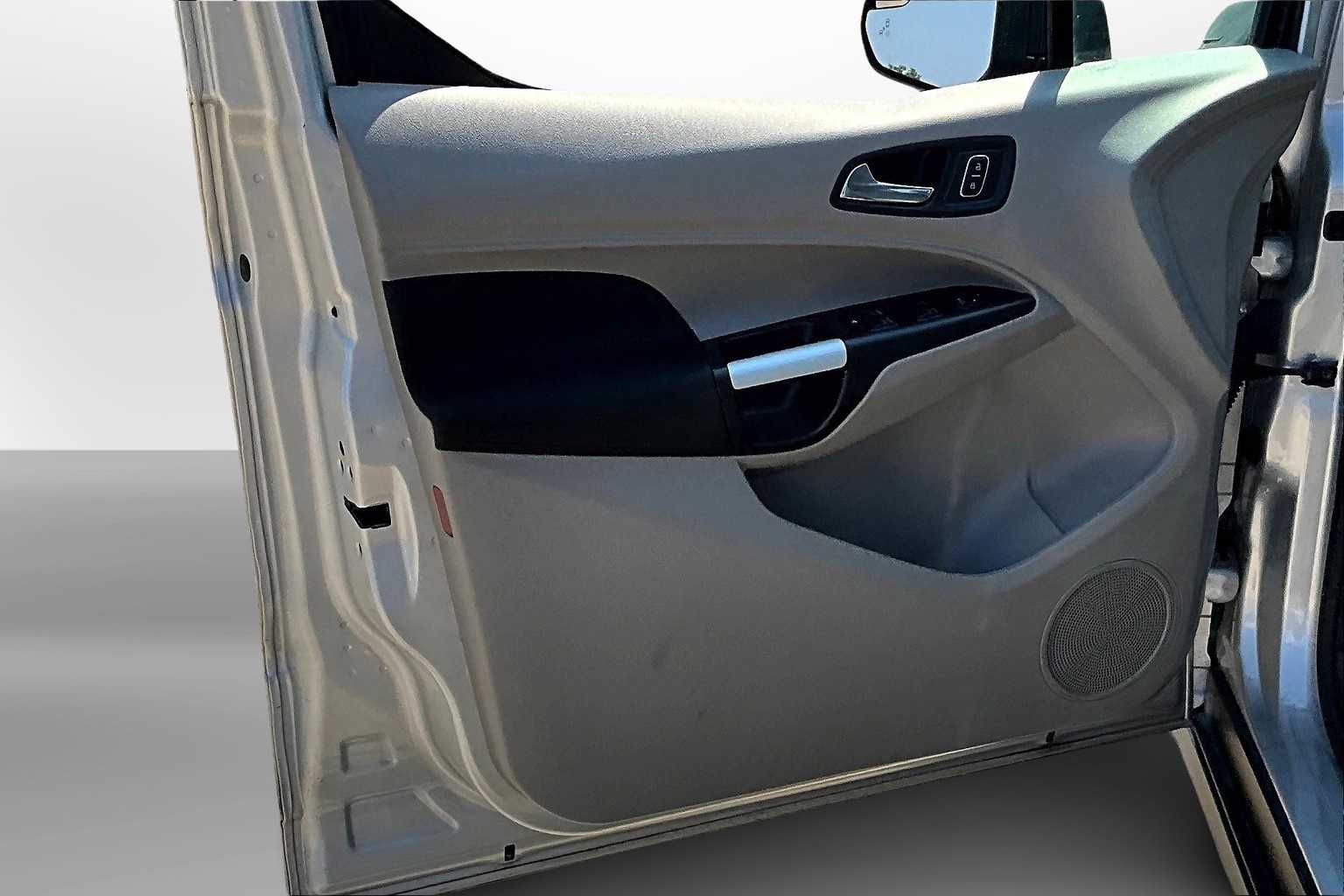 Thumbnail: 2022 Ford Transit Series - 17