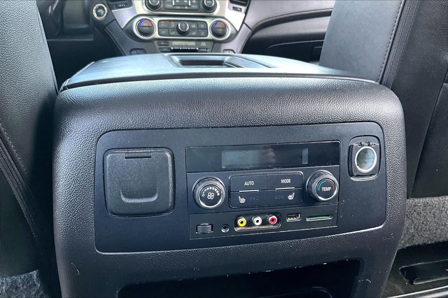 Thumbnail: 2016 Chevrolet Suburban - 24