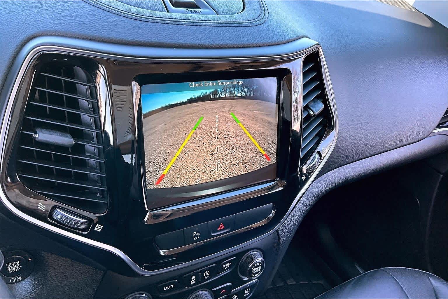 Thumbnail: 2019 Jeep Cherokee - 20