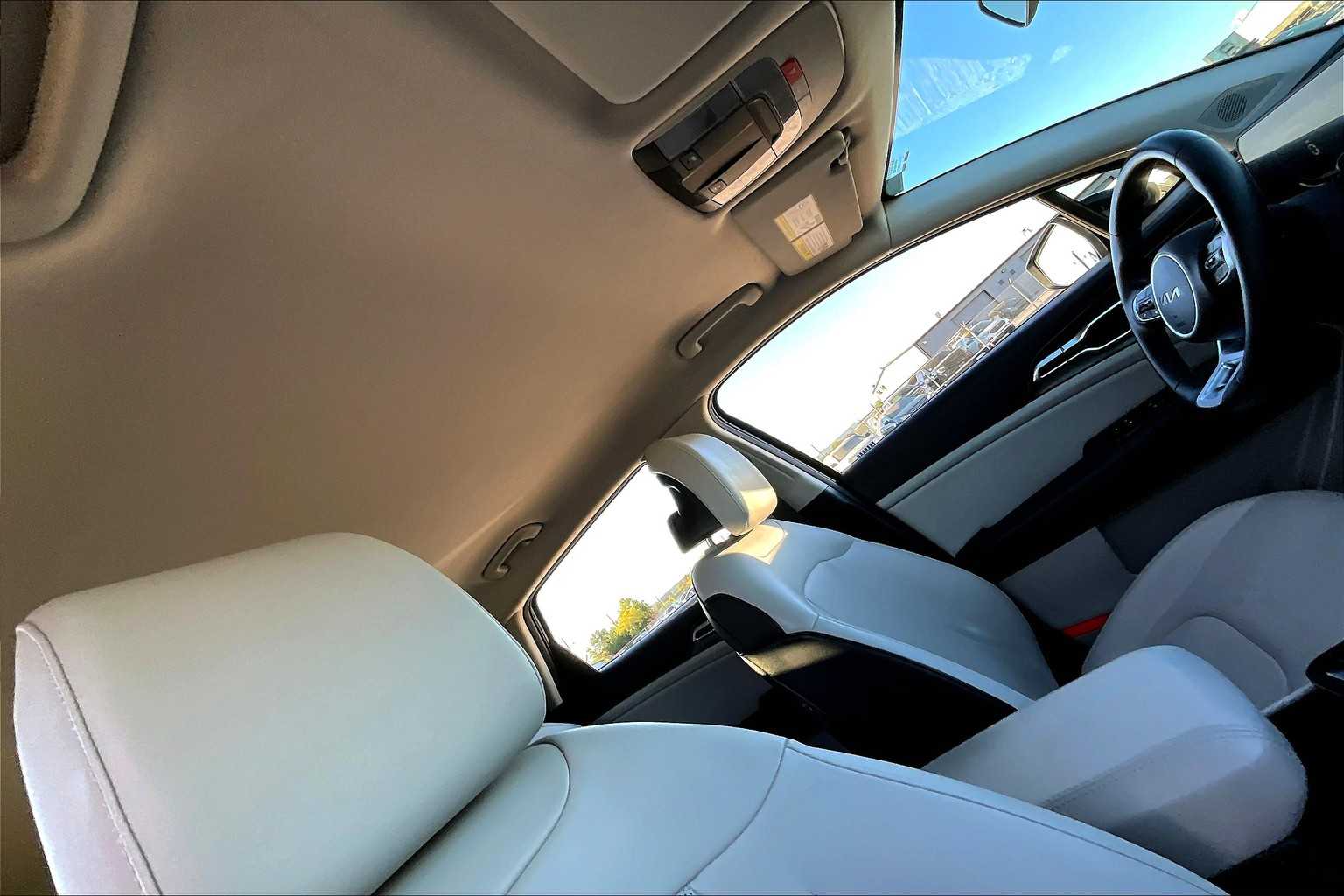 Thumbnail: 2023 Kia Sportage - 16