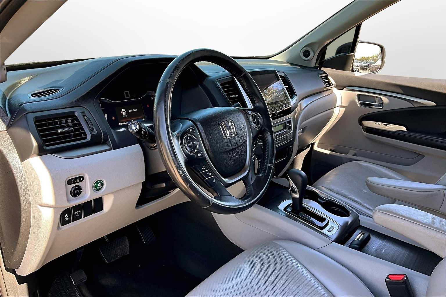 Thumbnail: 2017 Honda Ridgeline - 12