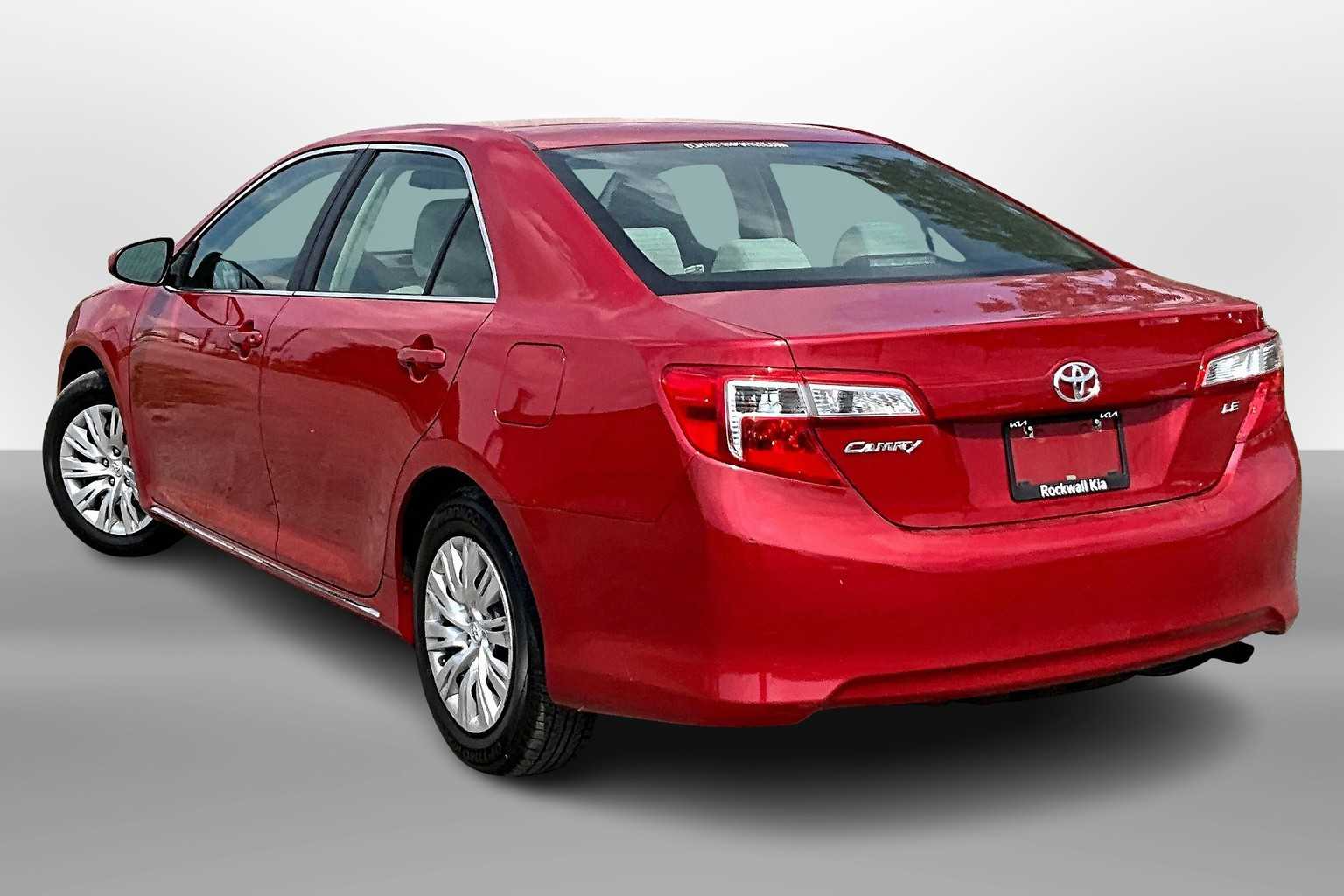 Thumbnail: 2012 Toyota Camry - 11