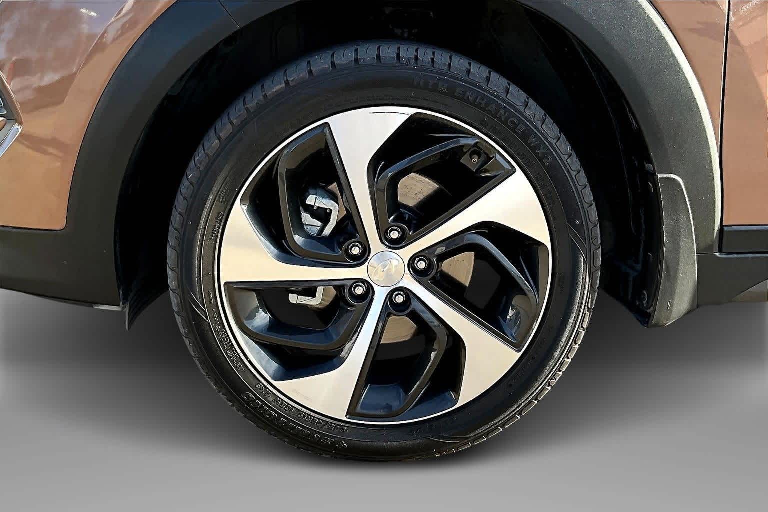 Thumbnail: 2016 Hyundai Tucson - 8