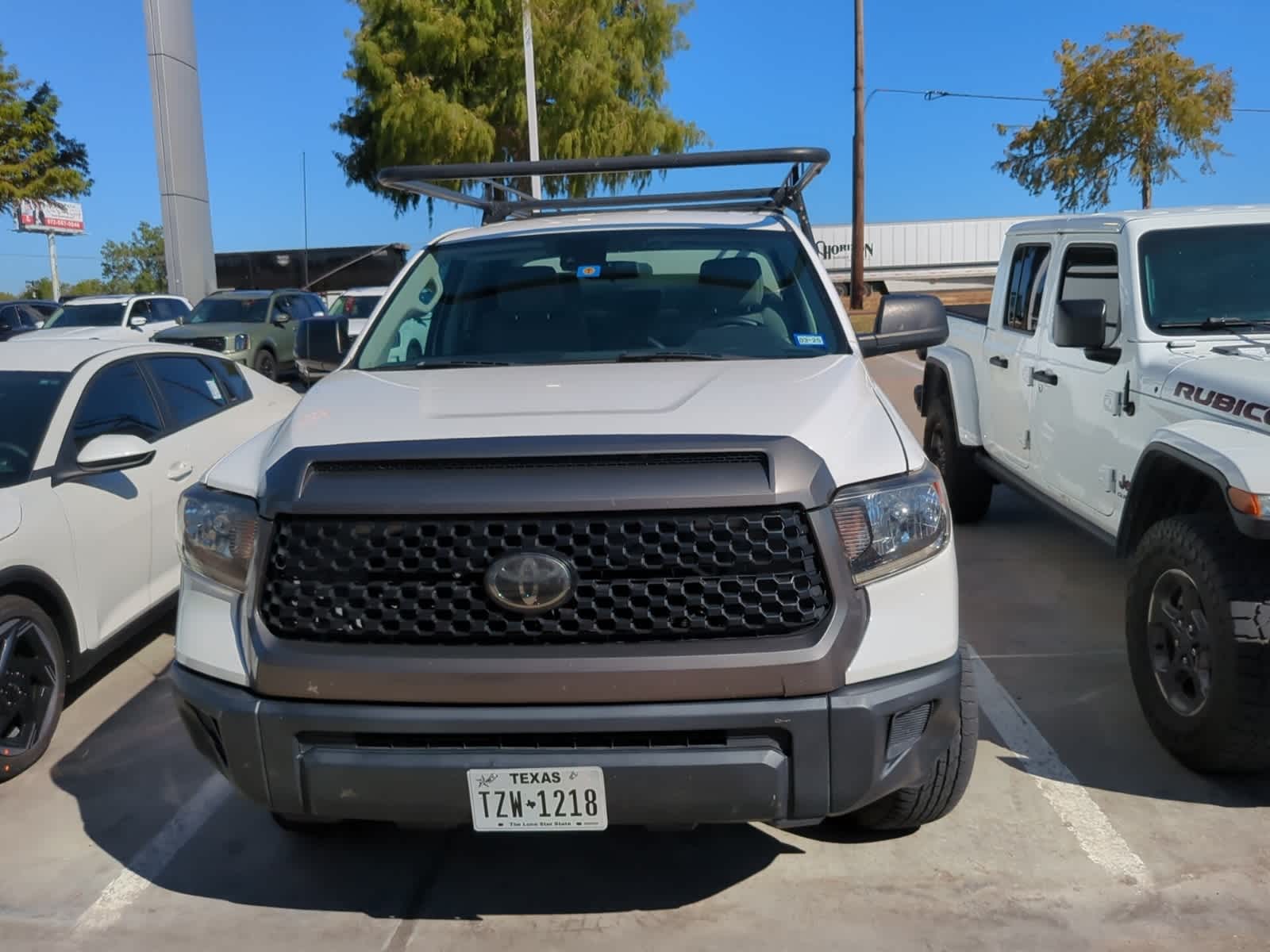 Used 2018 Toyota Tundra SR with VIN 5TFTY5F17JX009788 for sale in Rockwall, TX