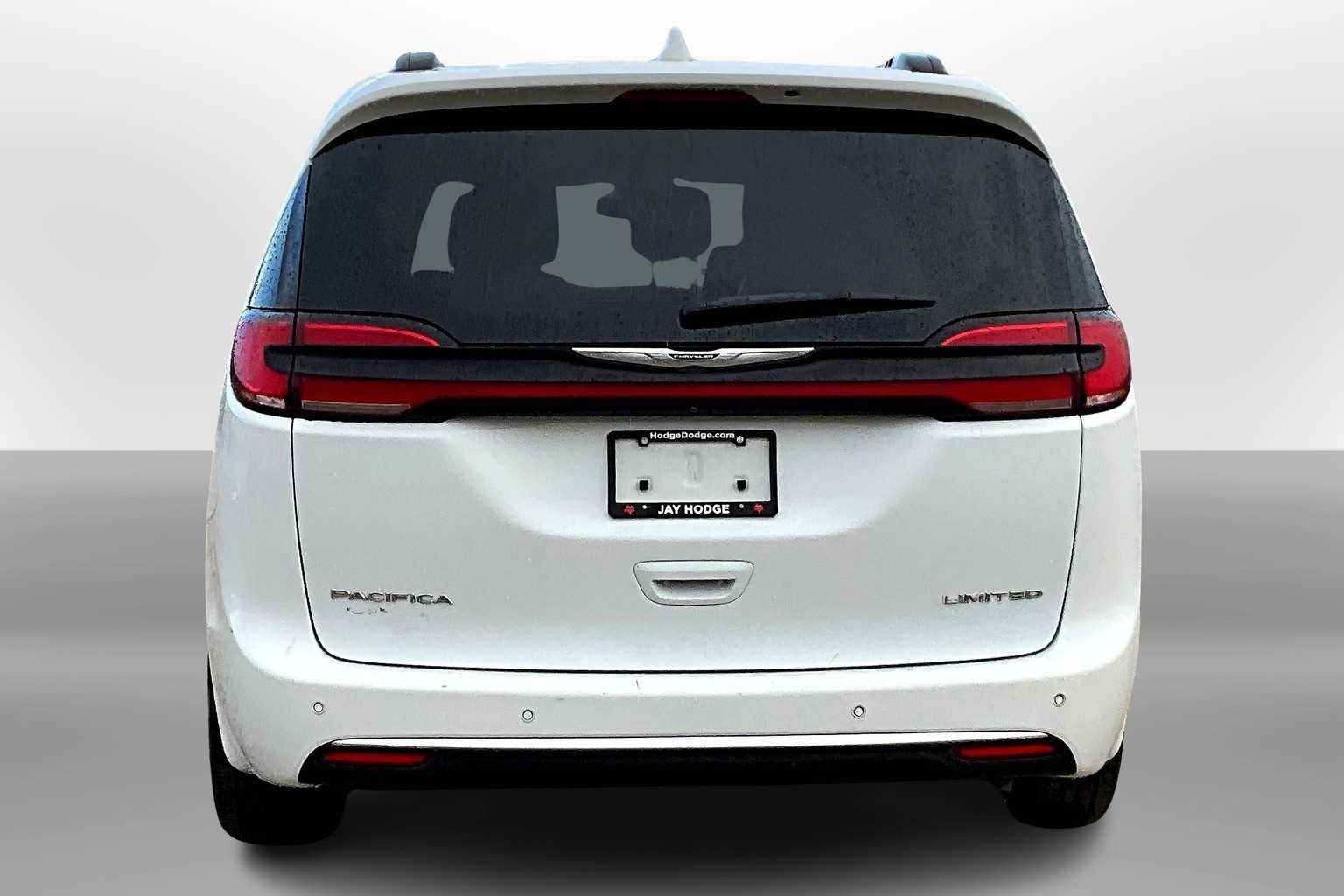 2022 Chrysler Pacifica Limited photo 3