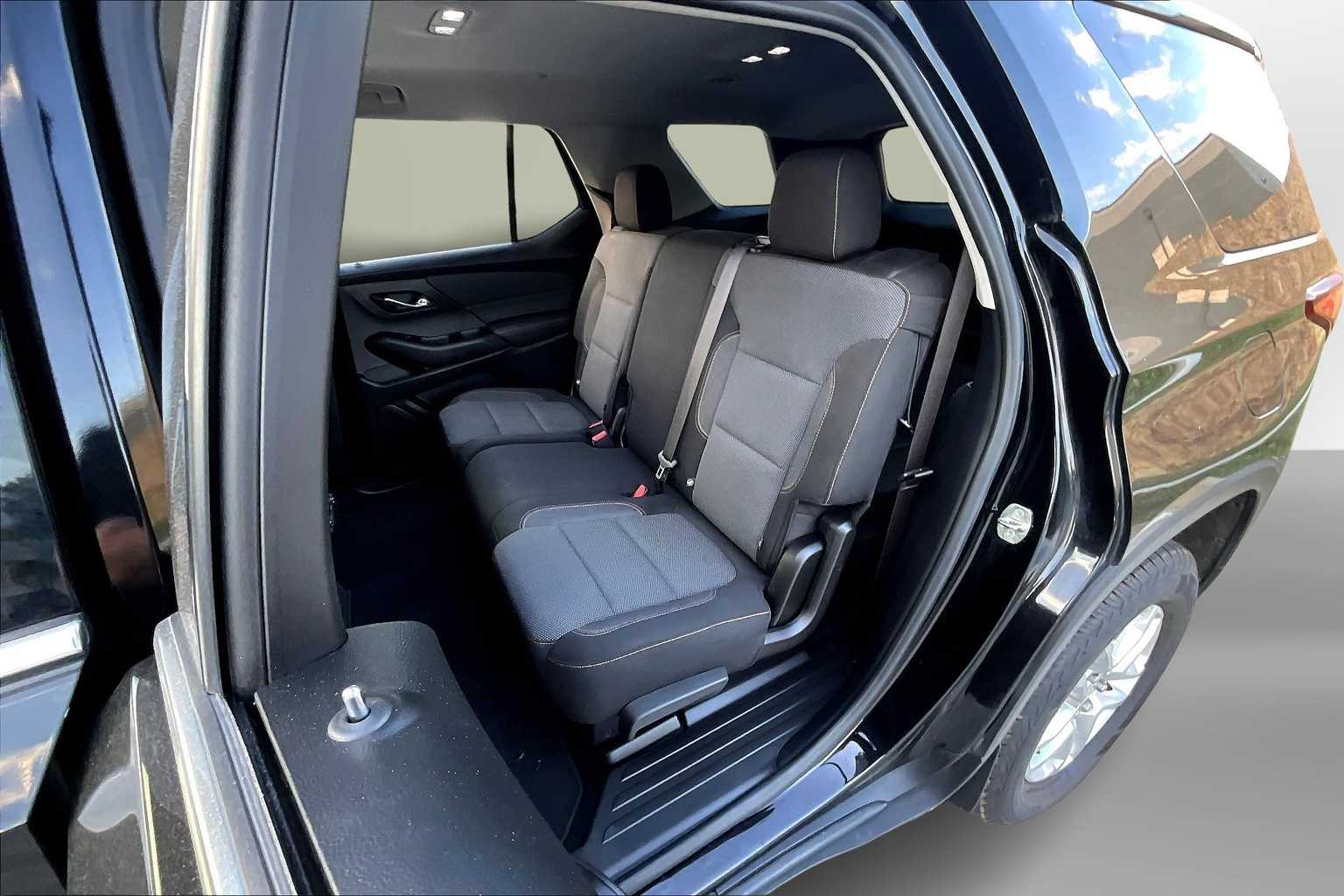 Thumbnail: 2020 Chevrolet Traverse - 27
