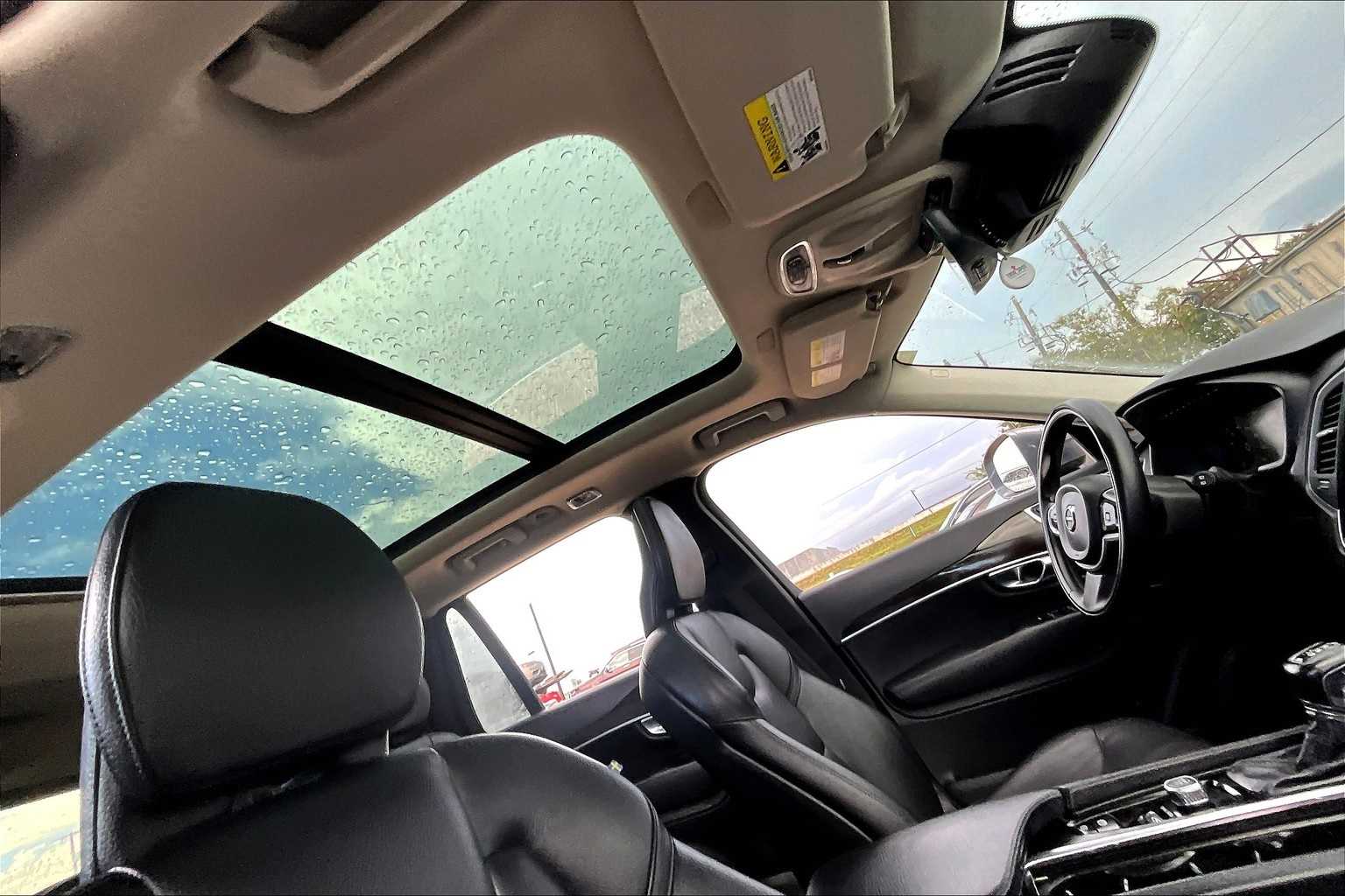 Thumbnail: 2019 Volvo XC90 - 16