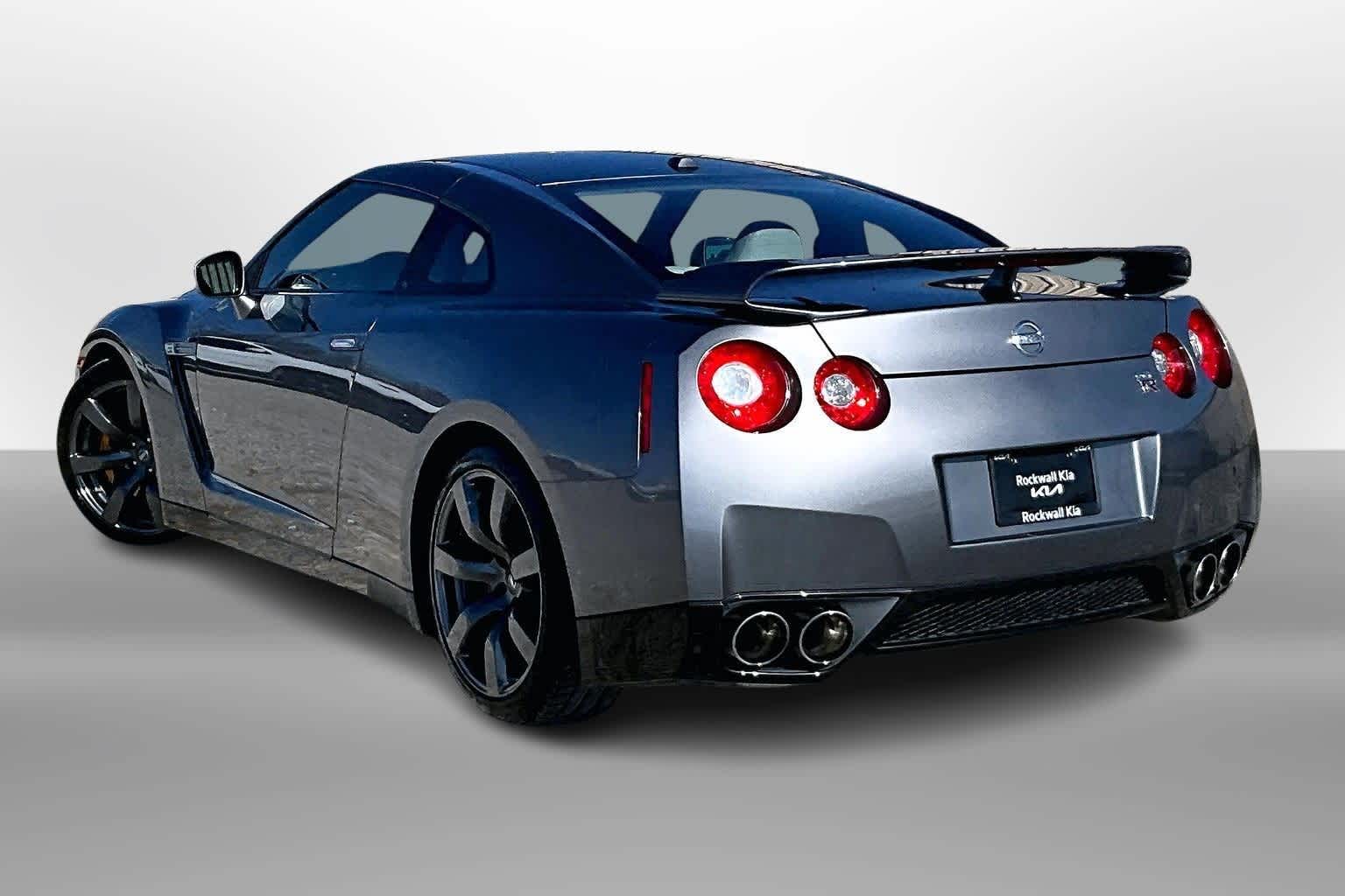 Thumbnail: 2010 Nissan GT-R - 9