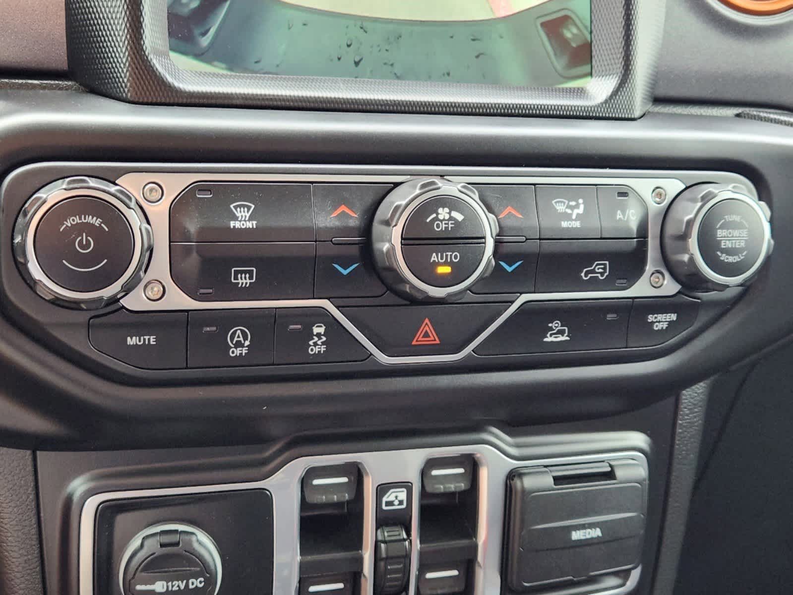 2022 Jeep Gladiator Mojave 26