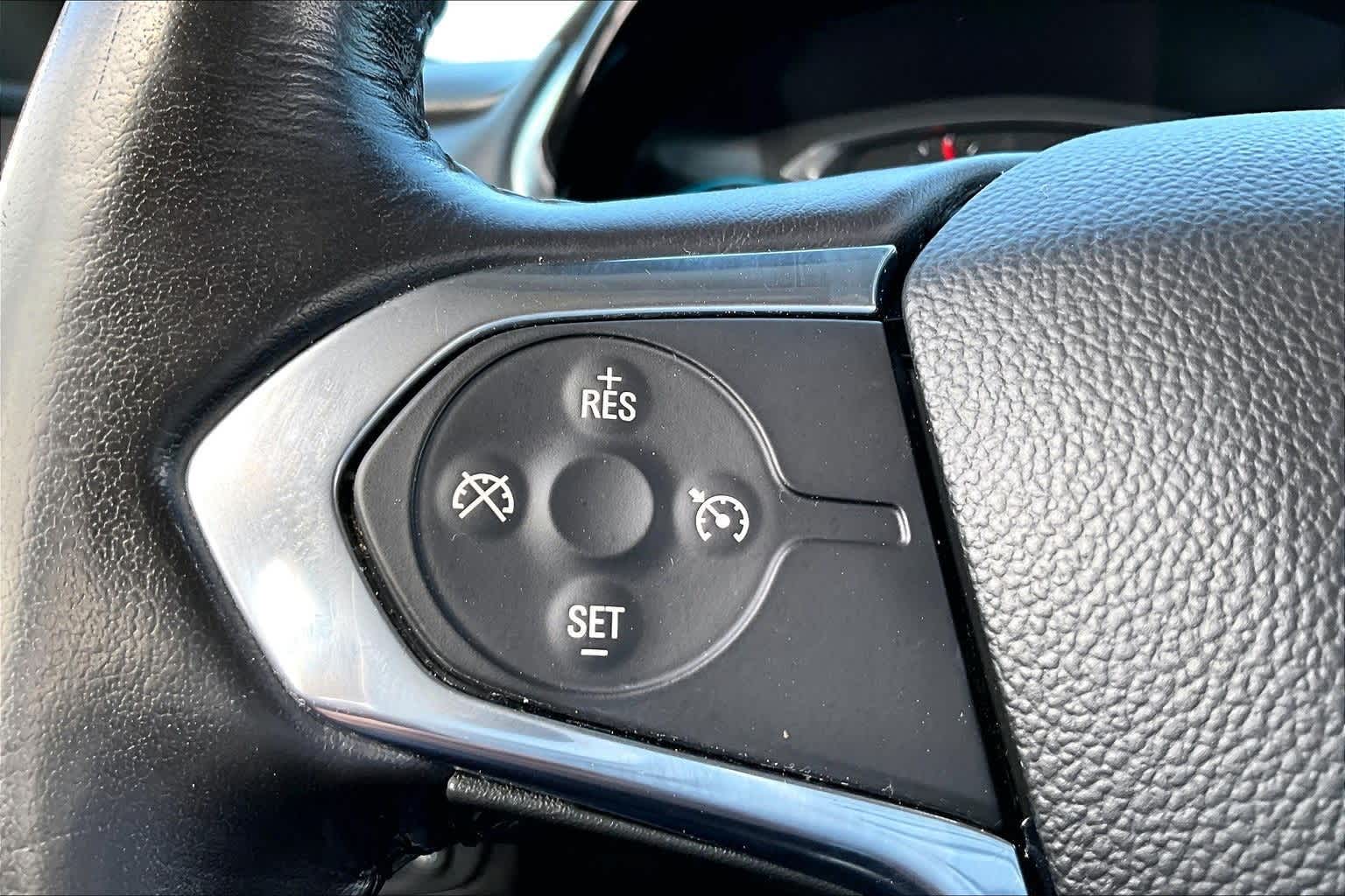 Thumbnail: 2018 Chevrolet Traverse - 17