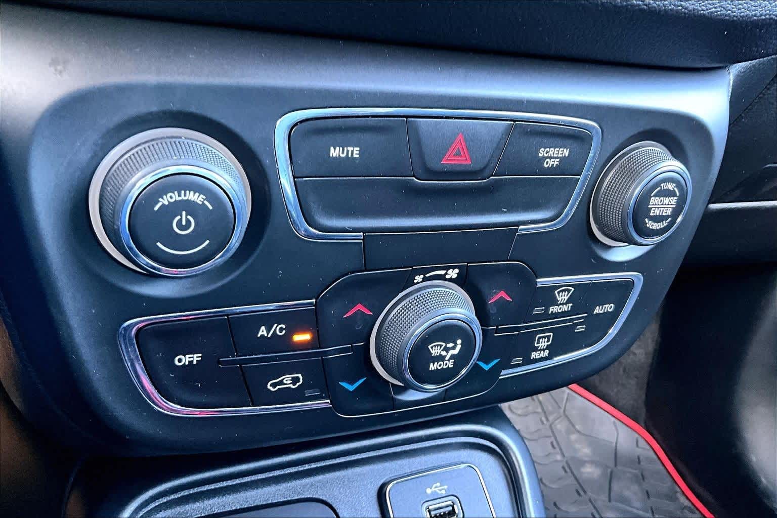 Thumbnail: 2018 Jeep Compass - 22