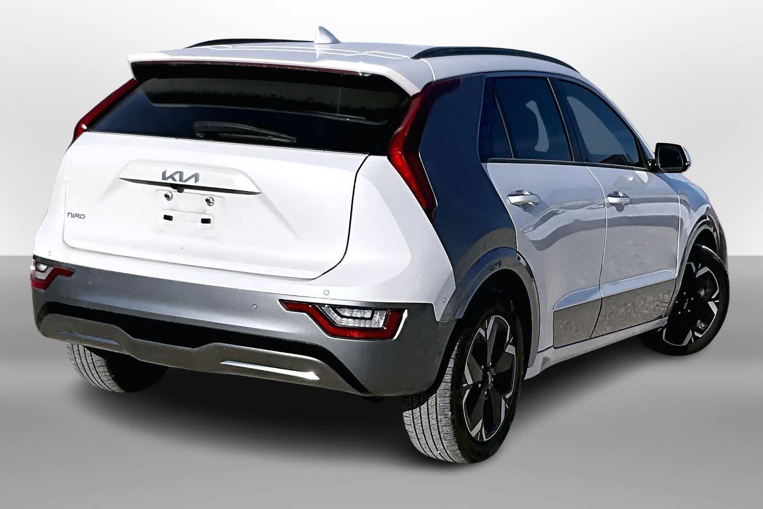 Thumbnail: 2023 Kia Niro - 2