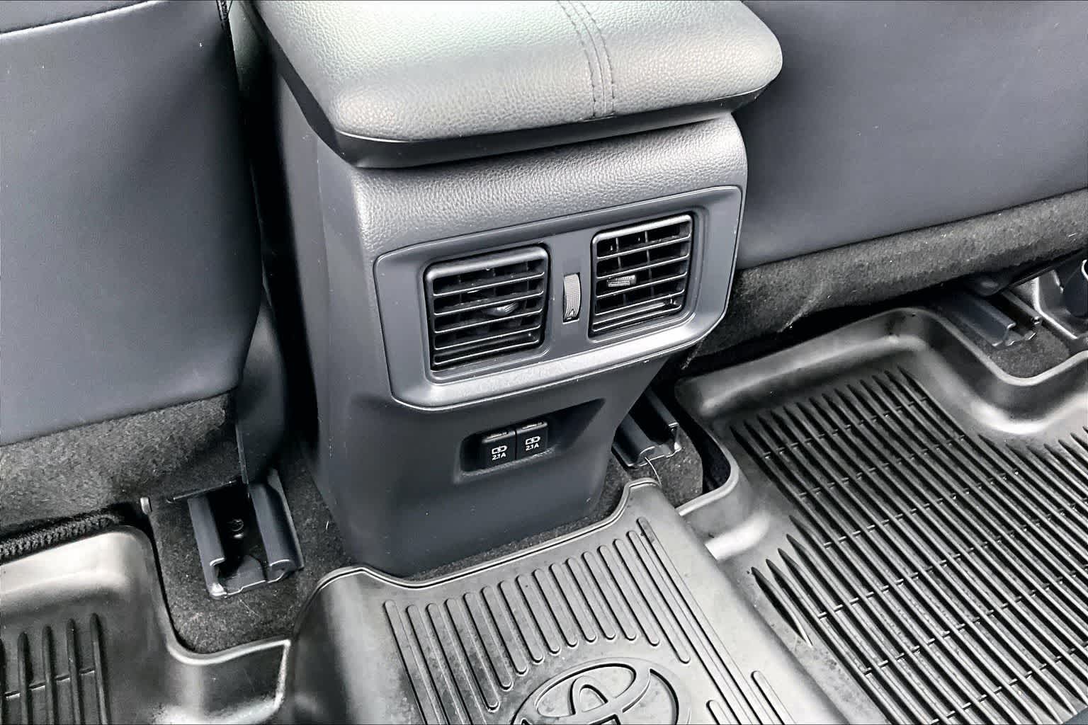 Thumbnail: 2019 Toyota RAV4 - 22