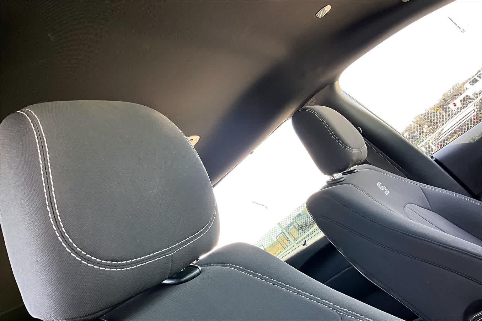 Thumbnail: 2019 Chrysler Pacifica - 15