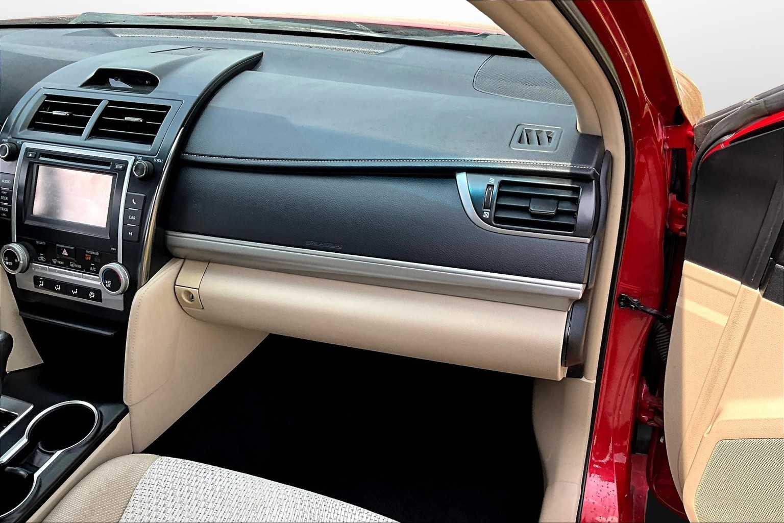 Thumbnail: 2012 Toyota Camry - 15