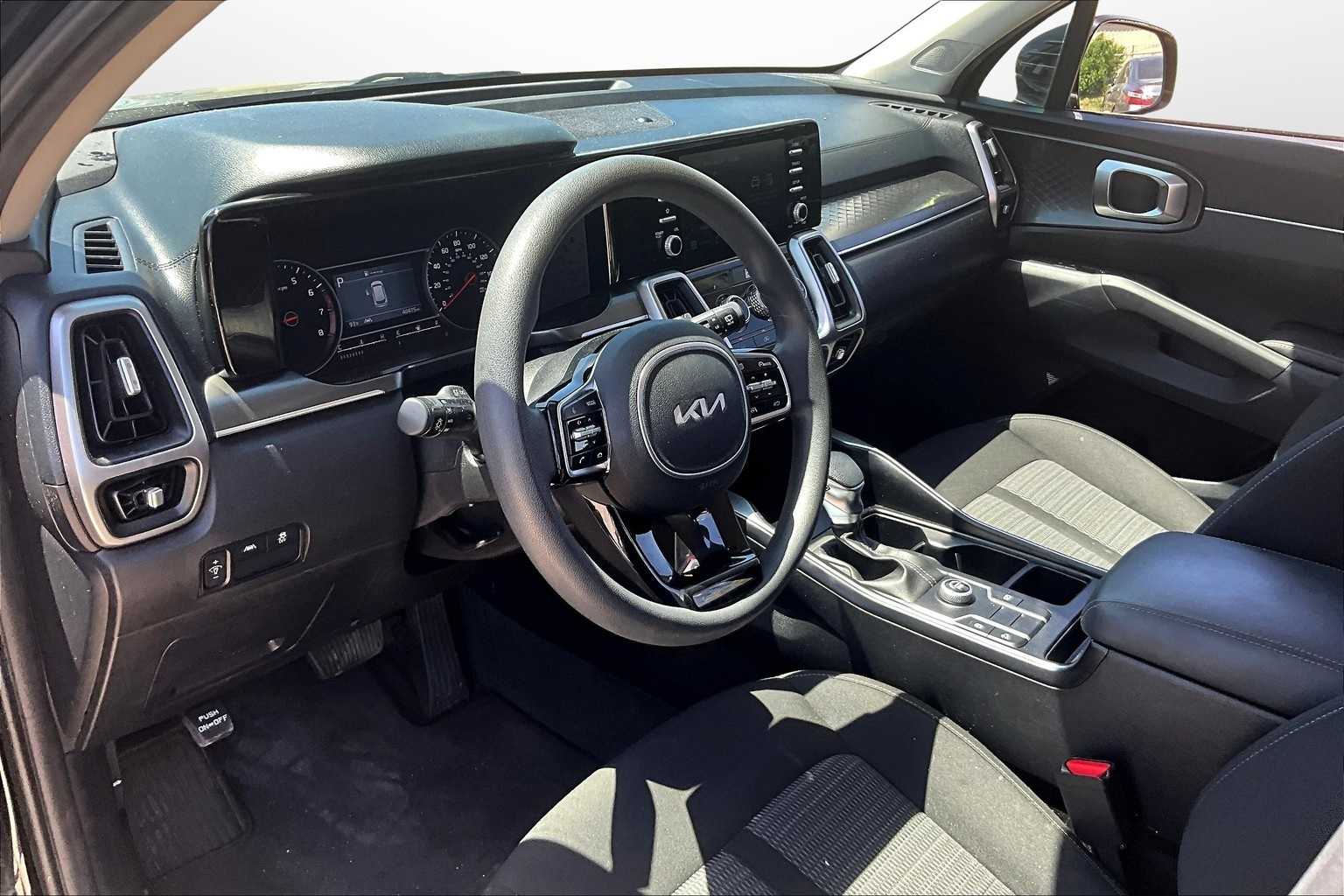 Thumbnail: 2022 Kia Sorento - 11