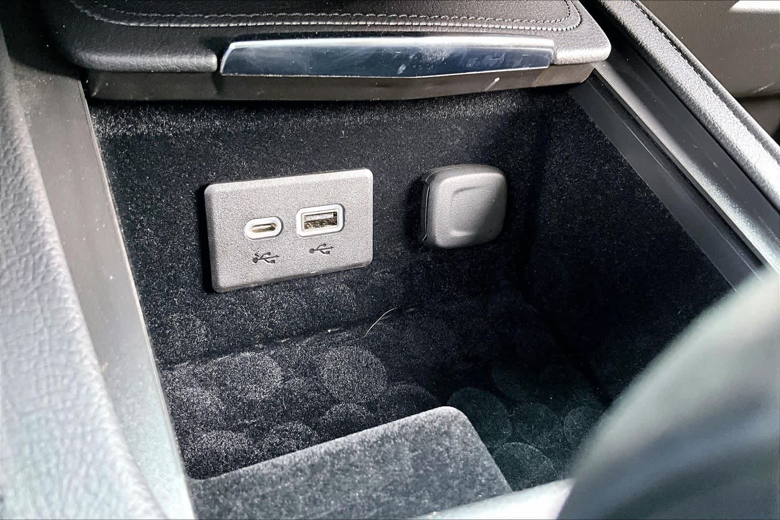 Thumbnail: 2022 Cadillac XT4 - 23