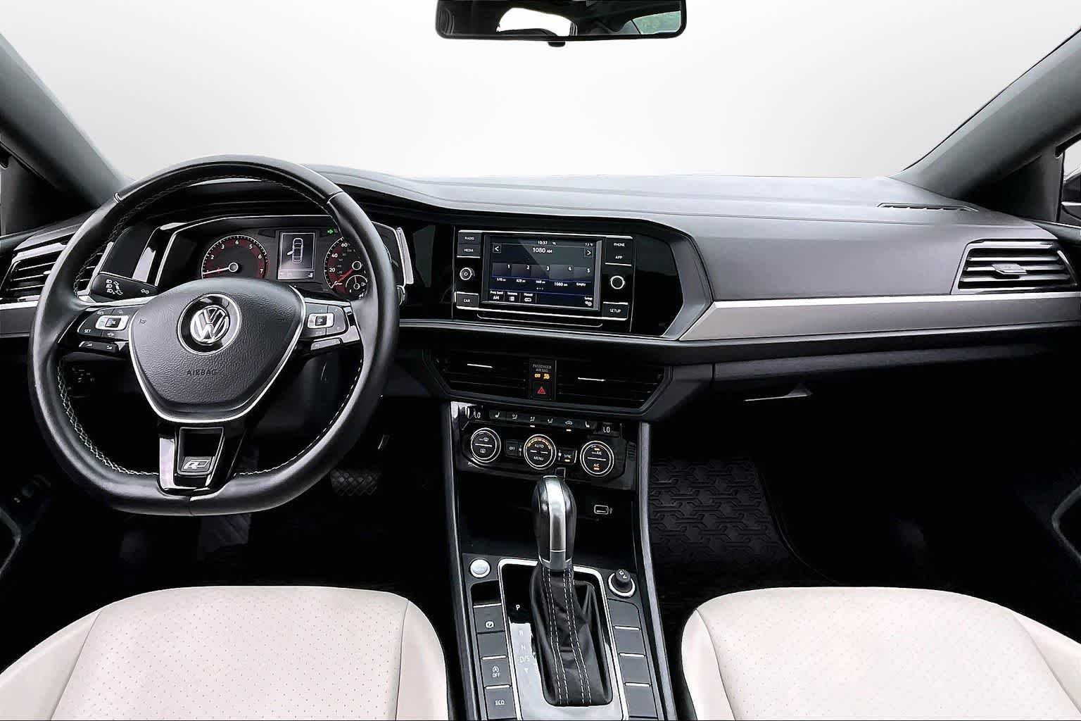 Thumbnail: 2019 Volkswagen Jetta - 14