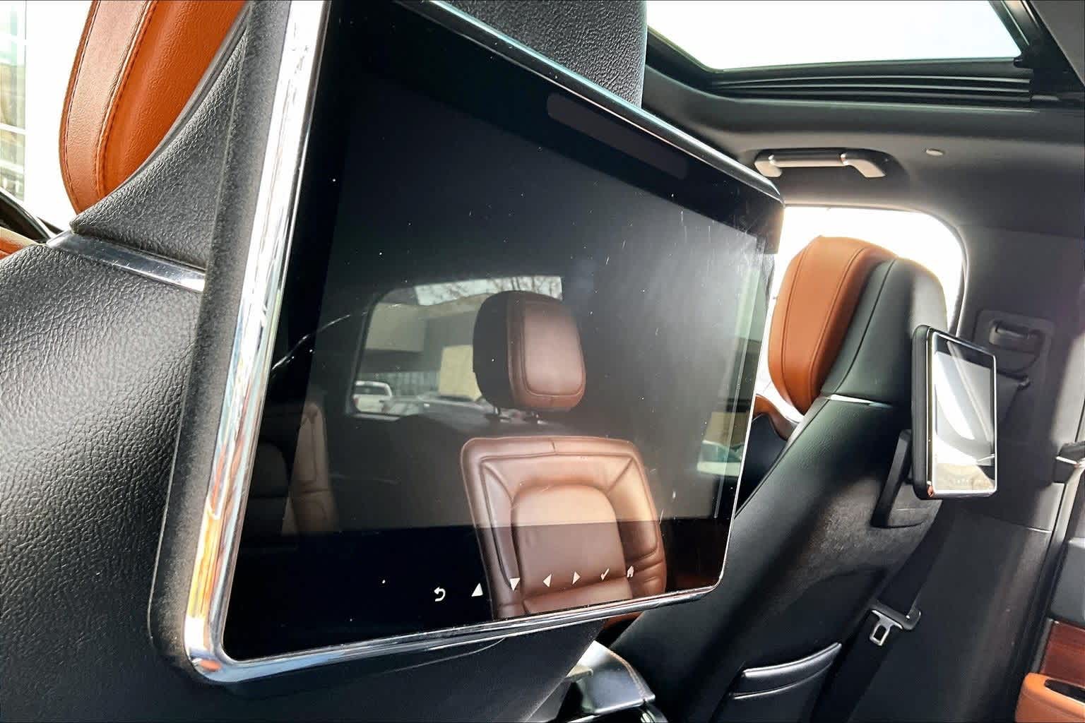 Thumbnail: 2018 Lincoln Navigator - 21