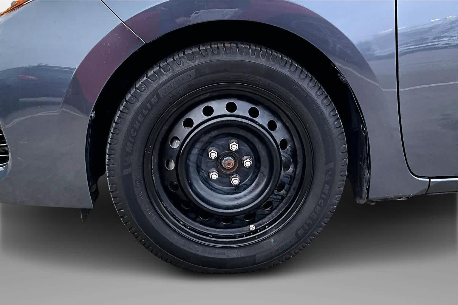 Thumbnail: 2018 Toyota Corolla - 8