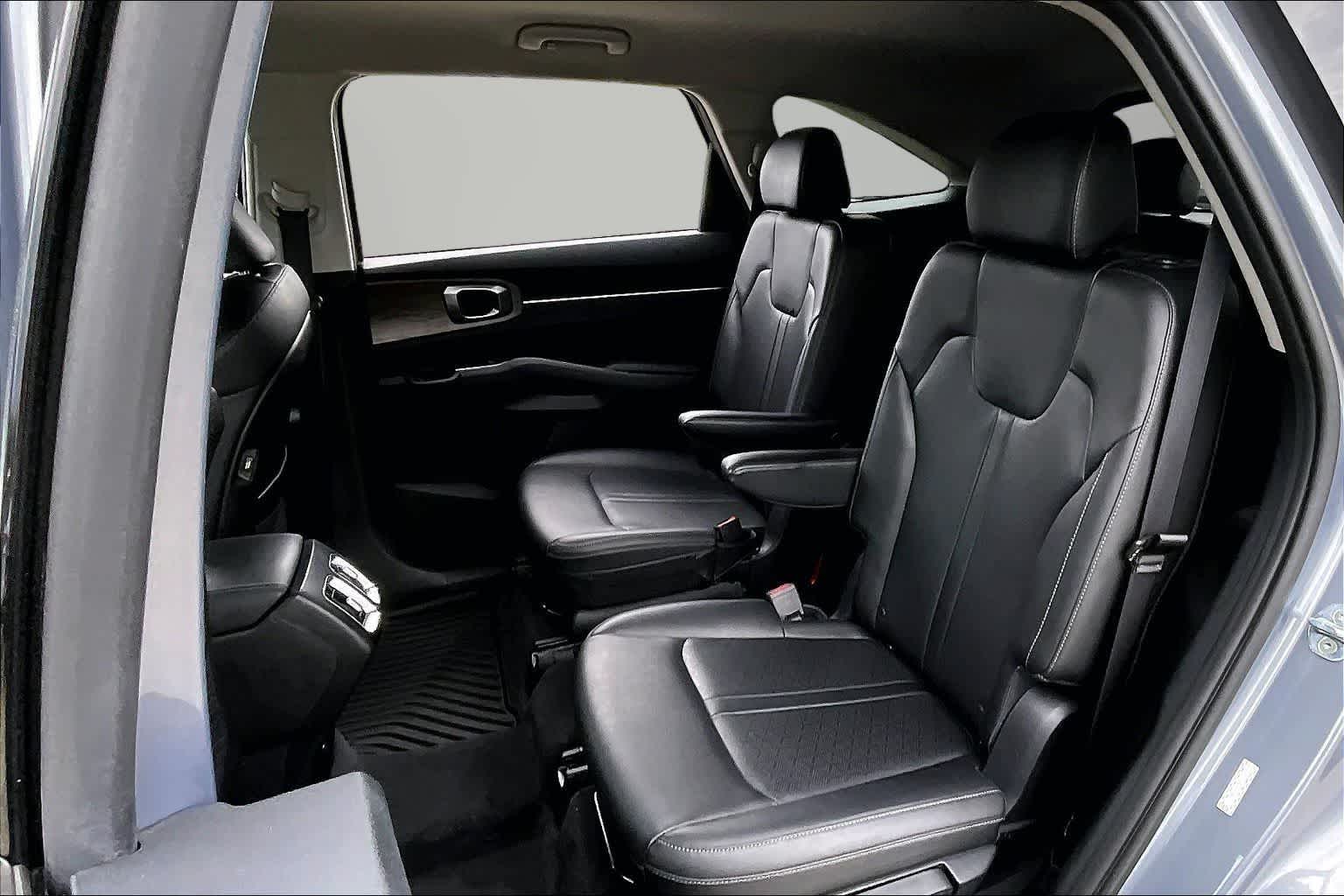 Thumbnail: 2022 Kia Sorento - 24