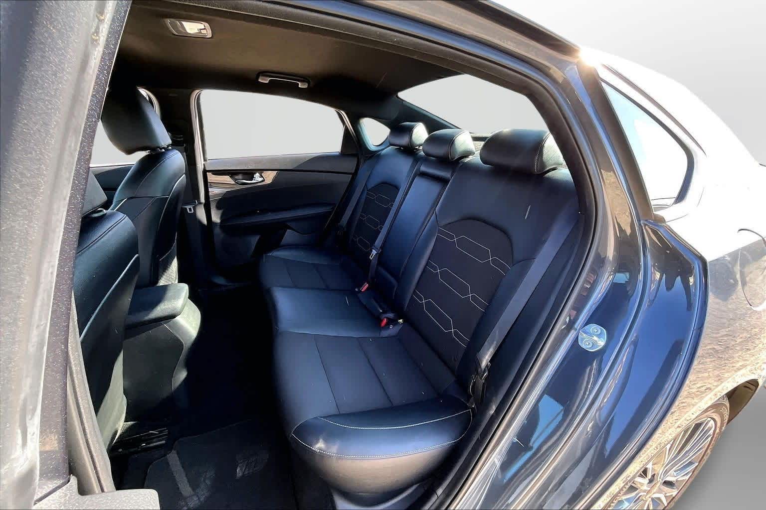 Thumbnail: 2022 Kia Forte - 22