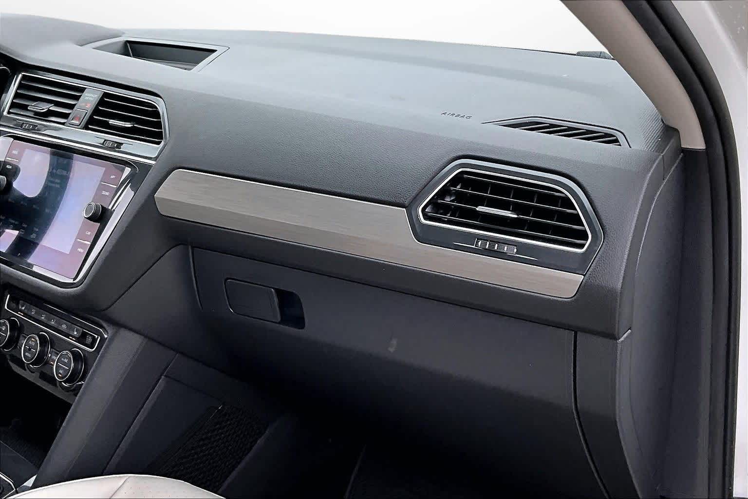 Thumbnail: 2018 Volkswagen Tiguan - 15