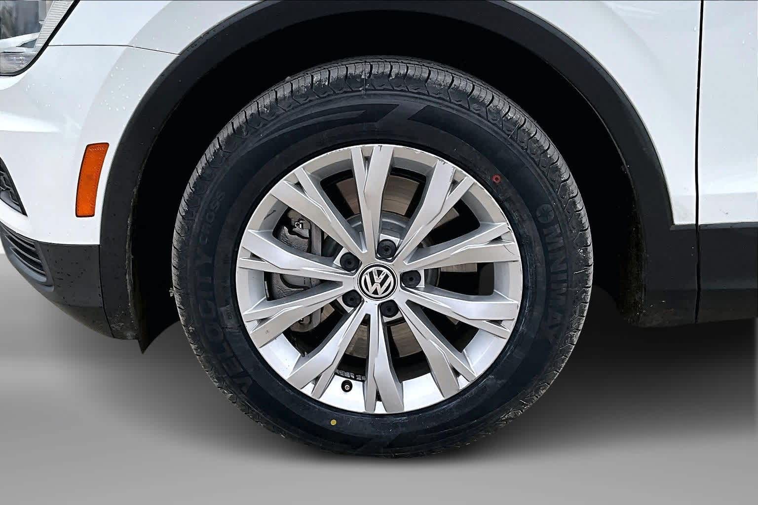 Thumbnail: 2018 Volkswagen Tiguan - 8