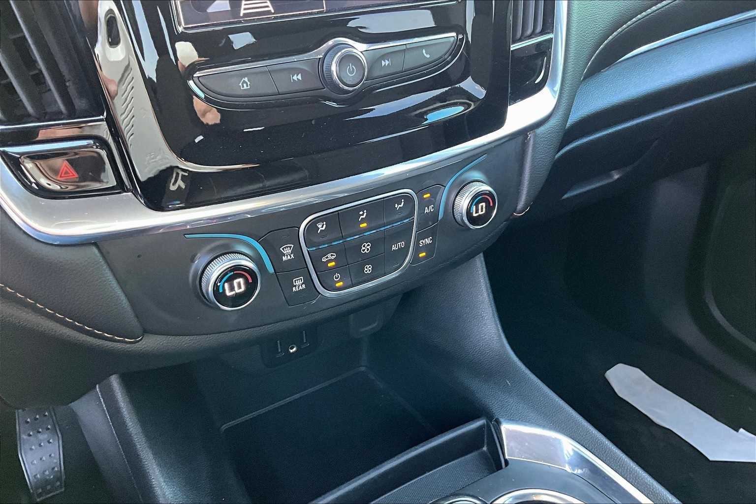 Thumbnail: 2020 Chevrolet Traverse - 25
