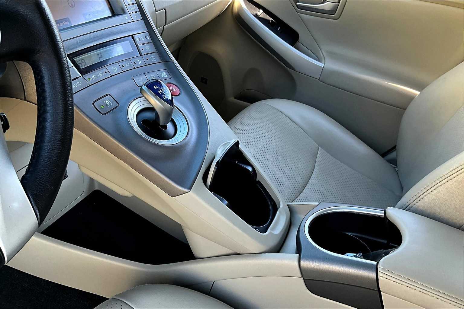 Thumbnail: 2014 Toyota Prius - 13