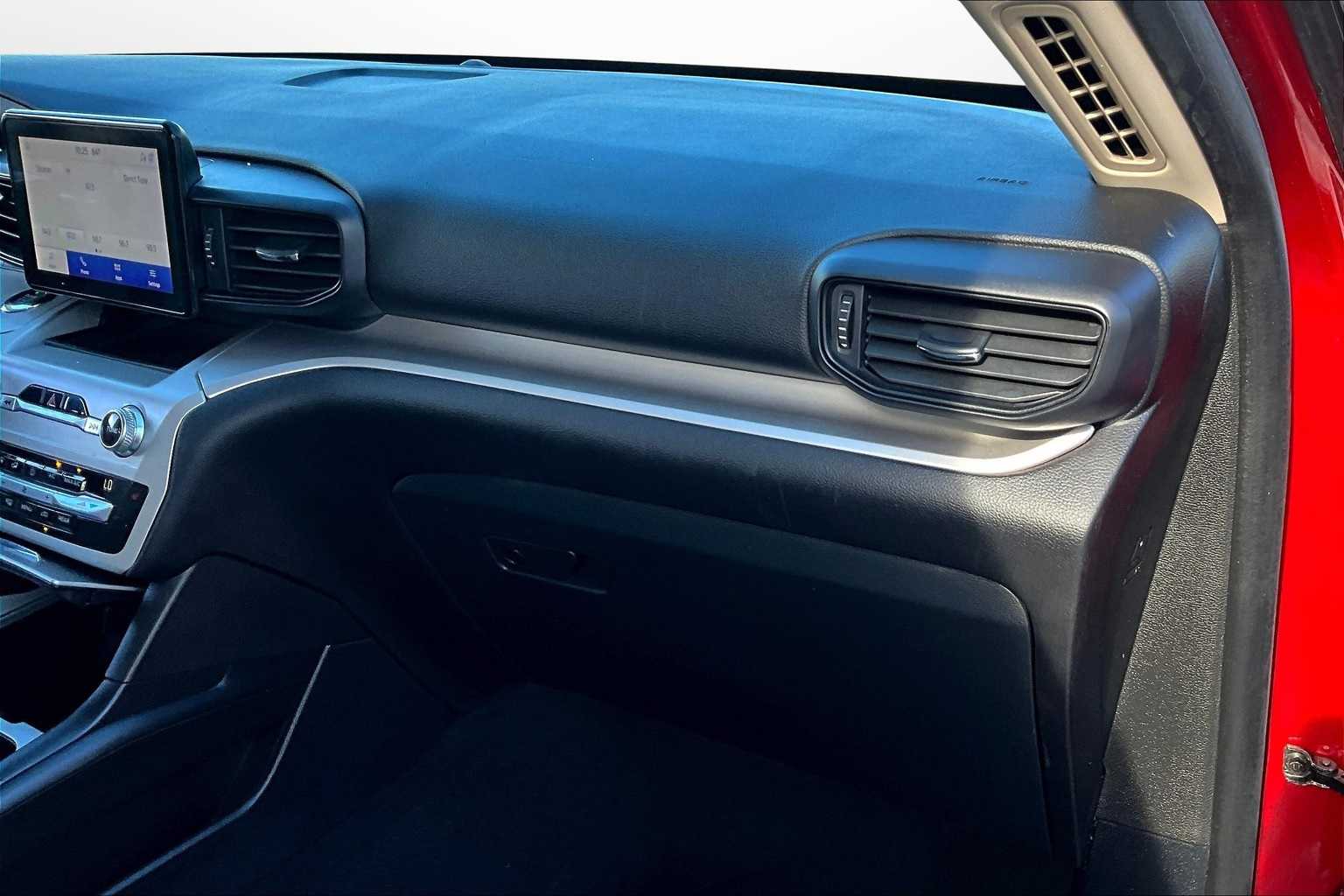 Thumbnail: 2021 Ford Explorer - 15