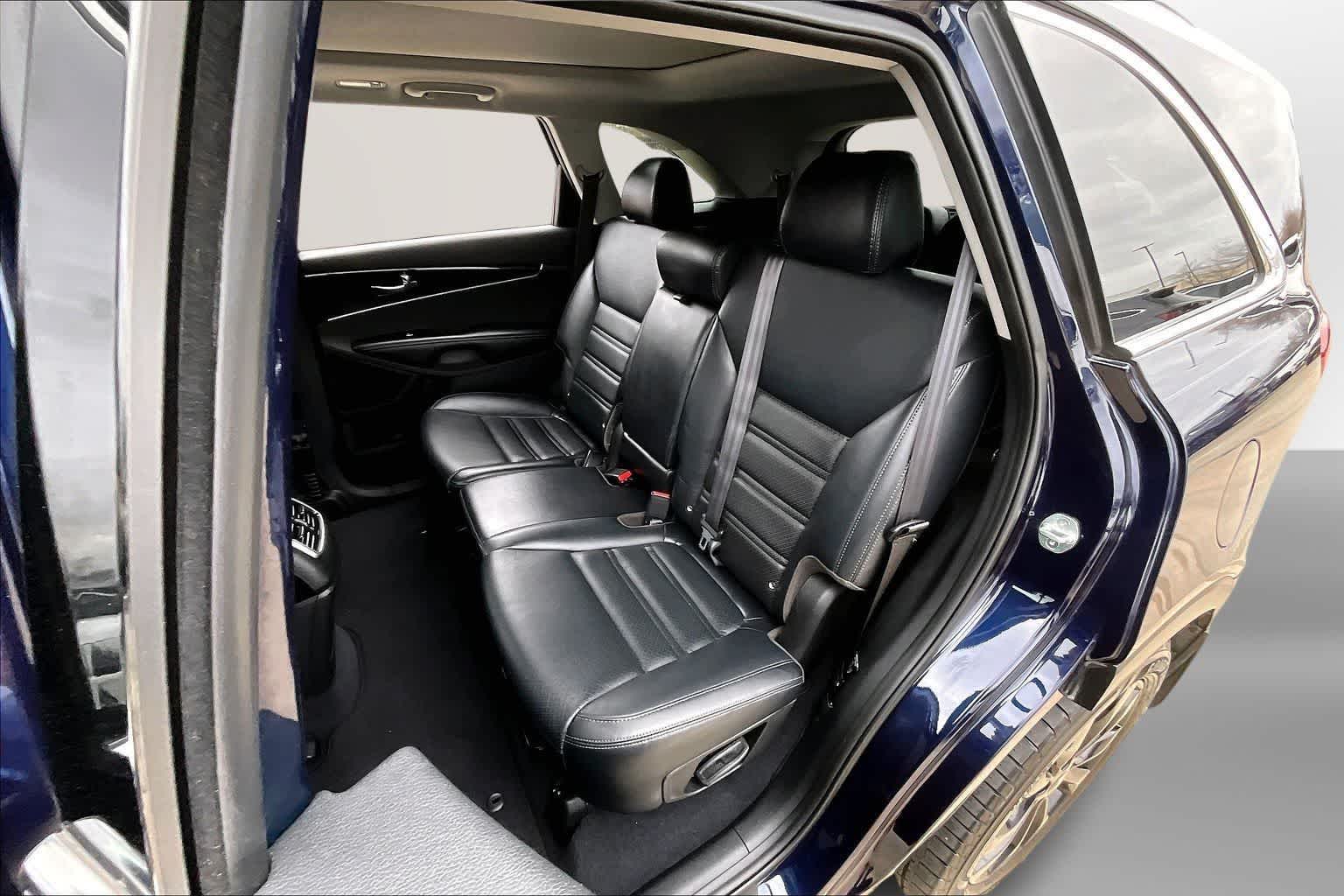 Thumbnail: 2020 Kia Sorento - 24