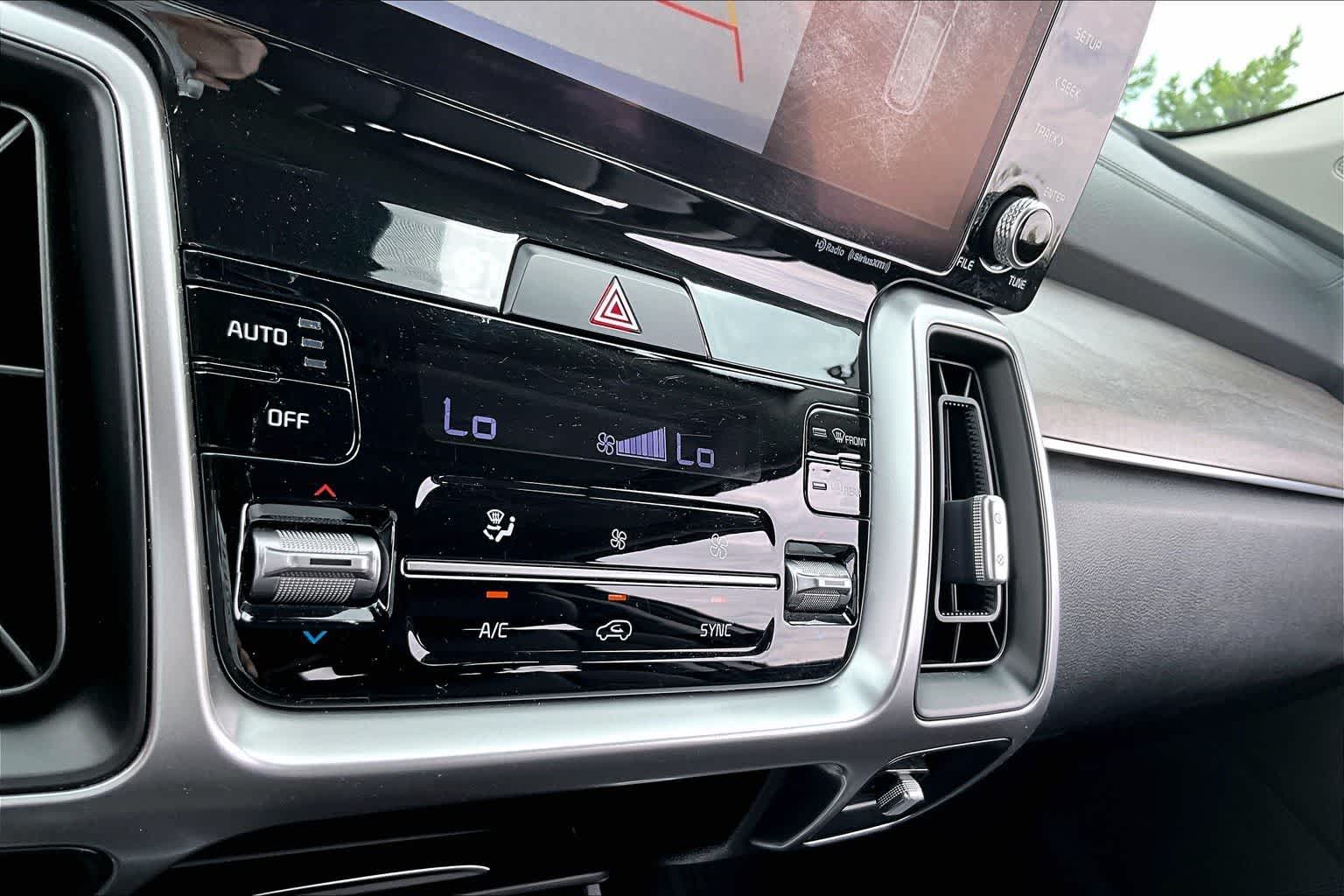 Thumbnail: 2022 Kia Sorento - 22